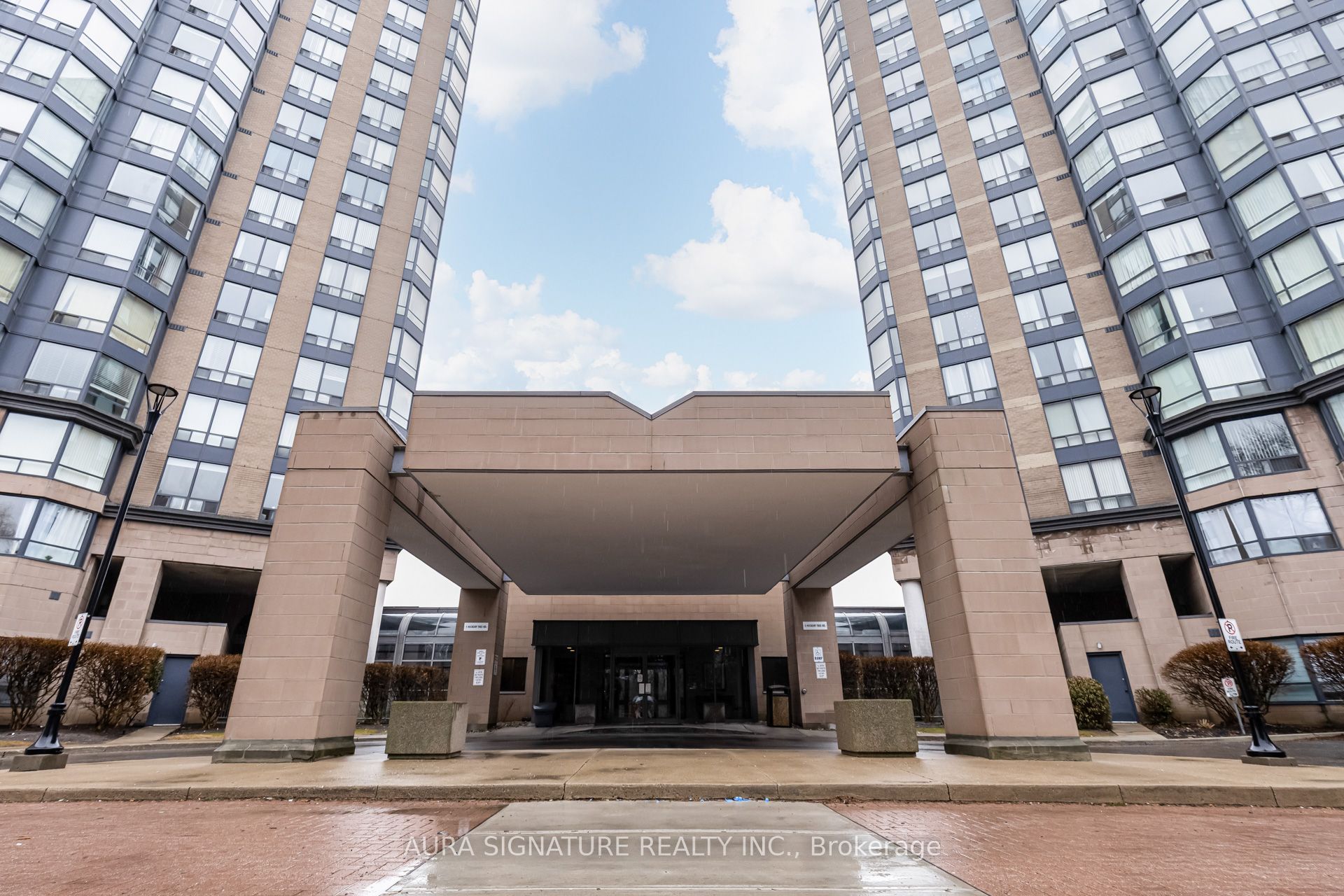 Additional image 4 of 1010-3 Hickory Tree Drive, Toronto, ON, M9N 3W5