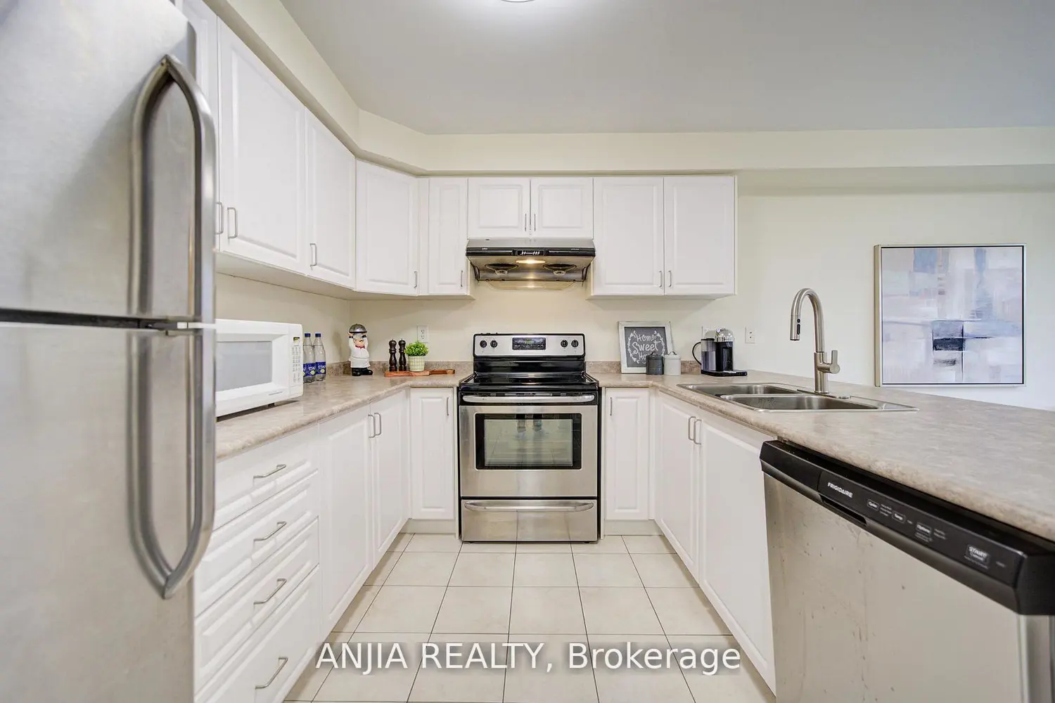 Additional image 8 of 1124 Bur Oak Avenue