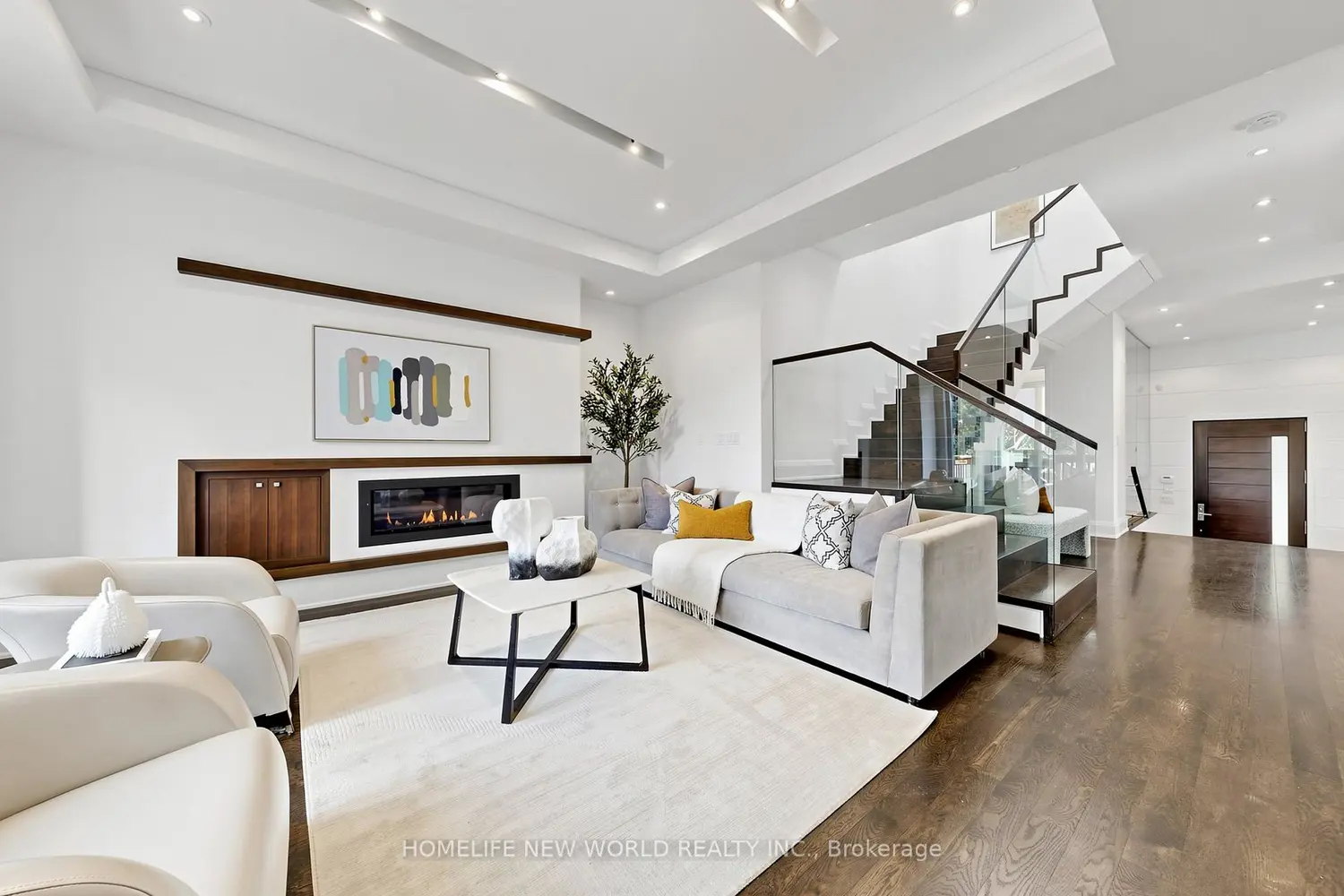 Additional image 3 of 220 Roe Avenue