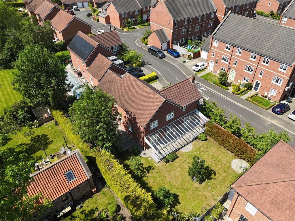 Additional image 2 of 5 bed detached house to rentGlaisdale Court, Darlington DL3