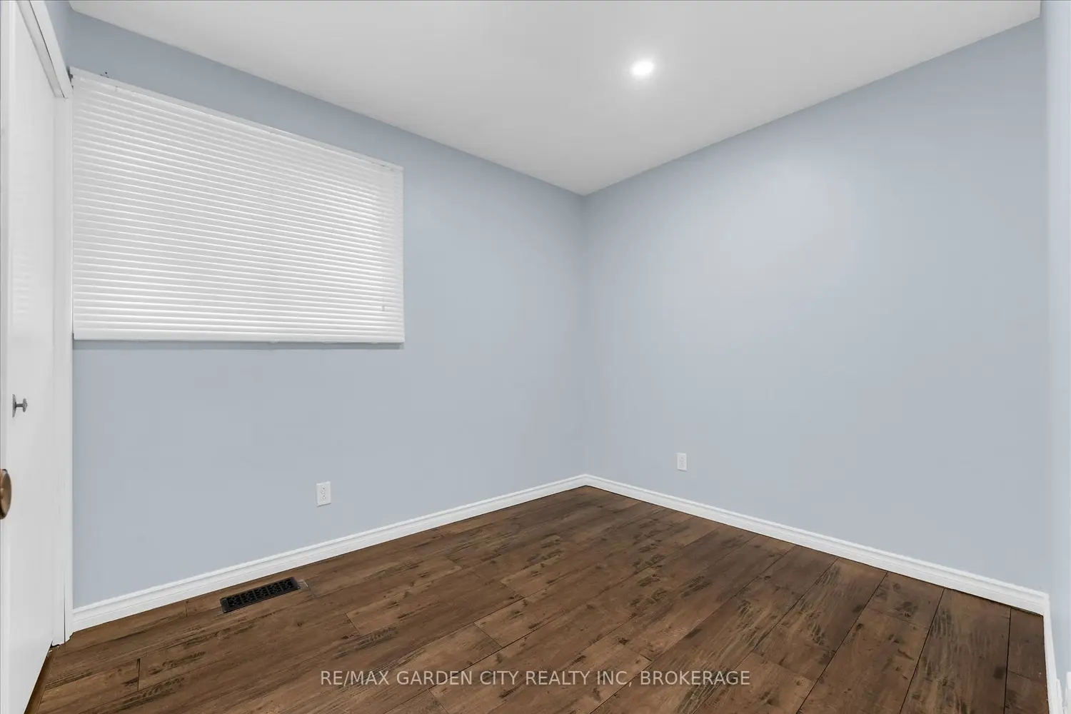 Additional image 8 of 82 Linwell Road