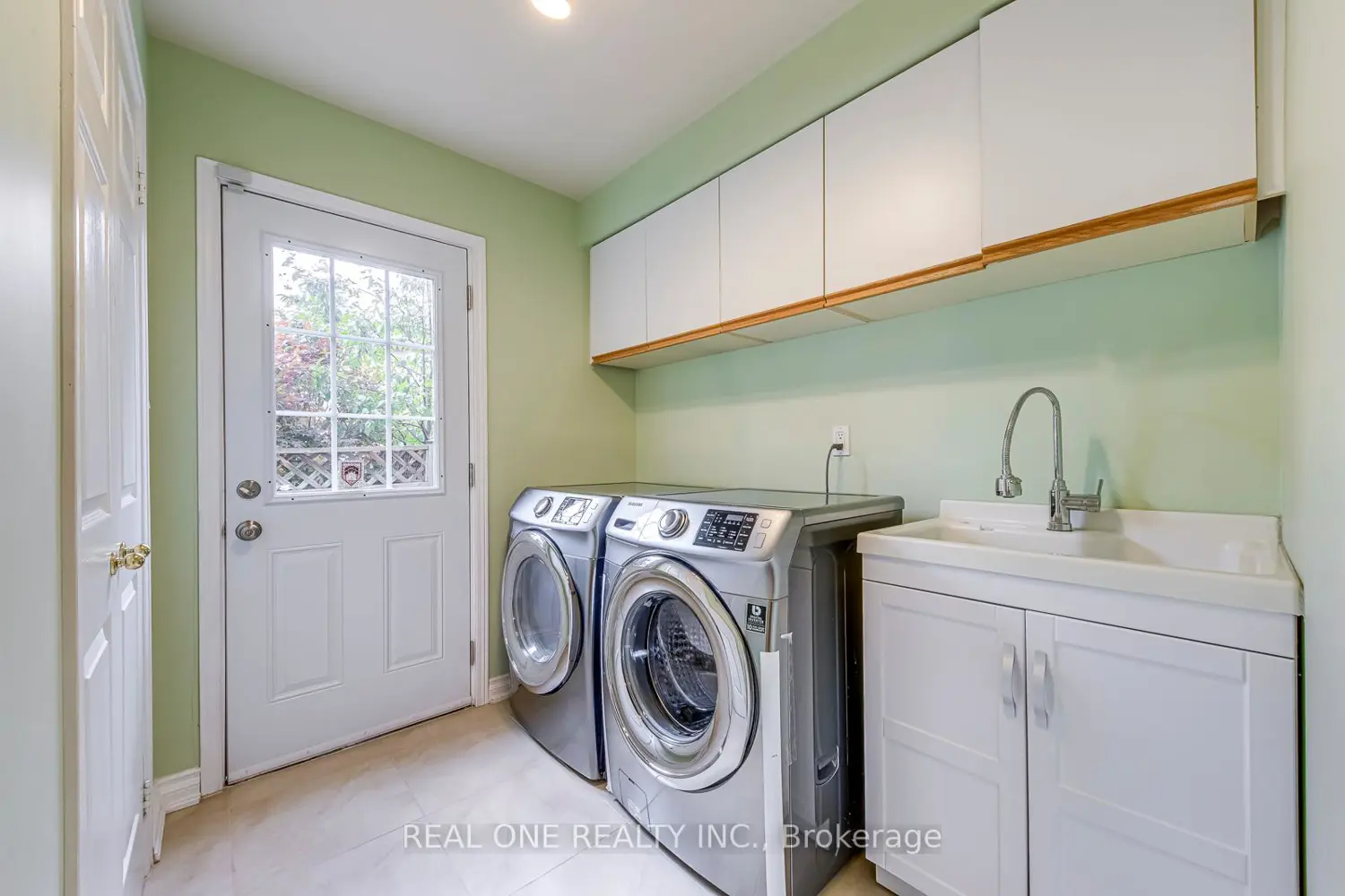 Additional image 10 of 1237 Woodview Drive
