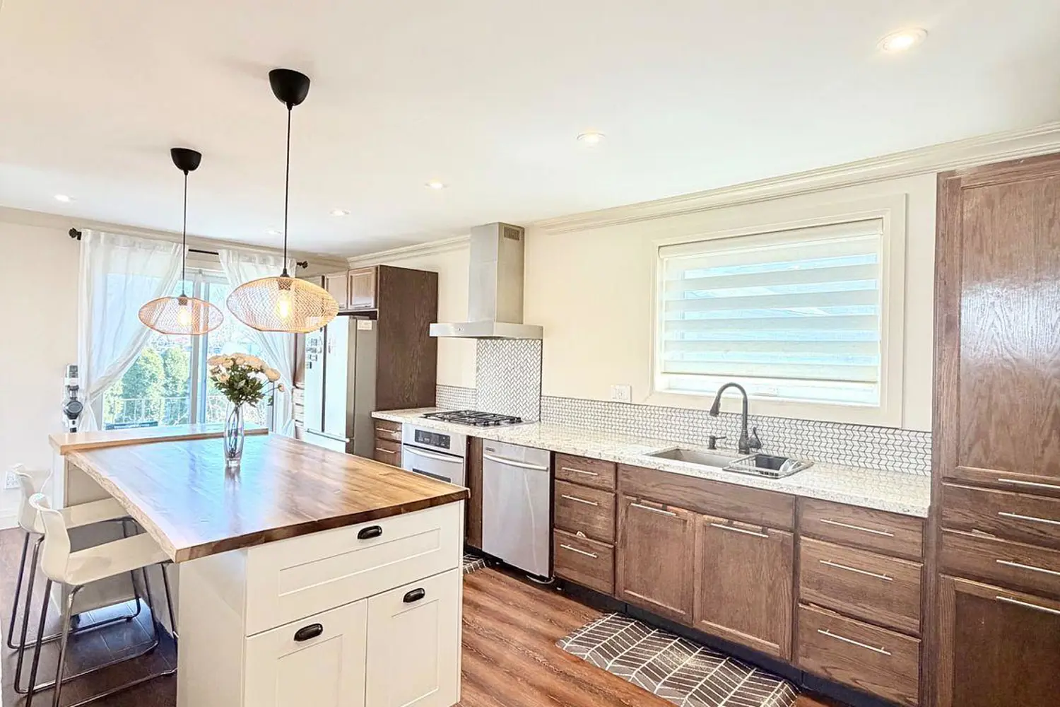 Additional image 5 of 2263 Harcourt Crescent