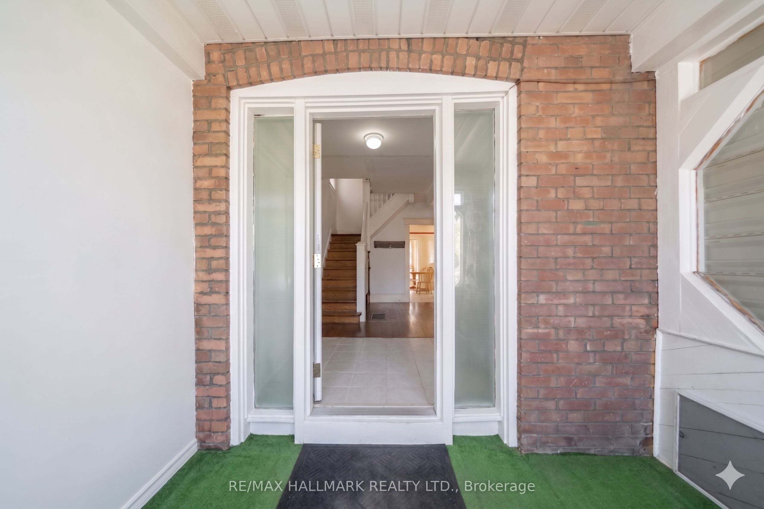 Additional image 3 of 31 Gates Avenue, Toronto, ON, M4C 1T1