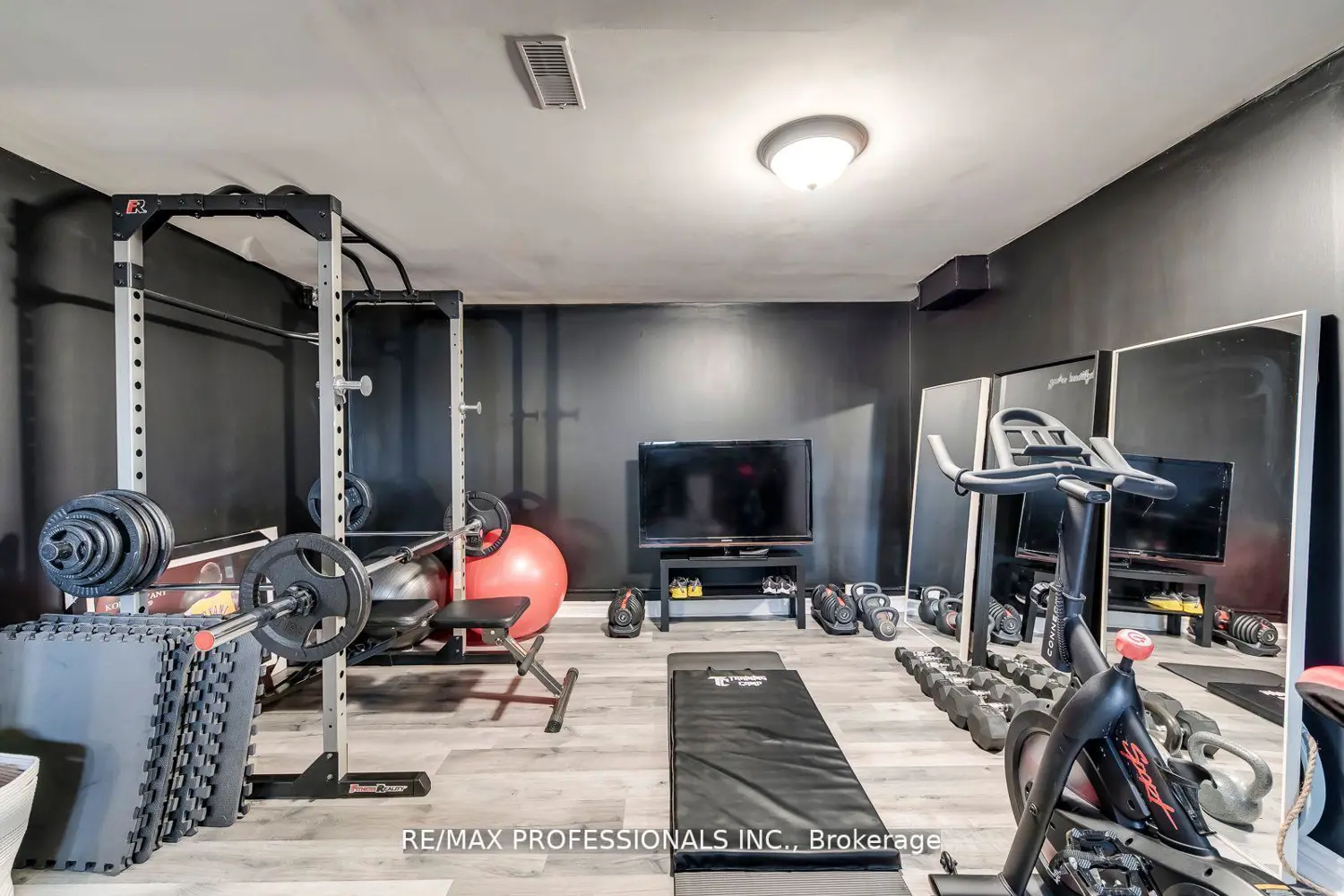 Additional image 18 of 4345 Bloor Street 51