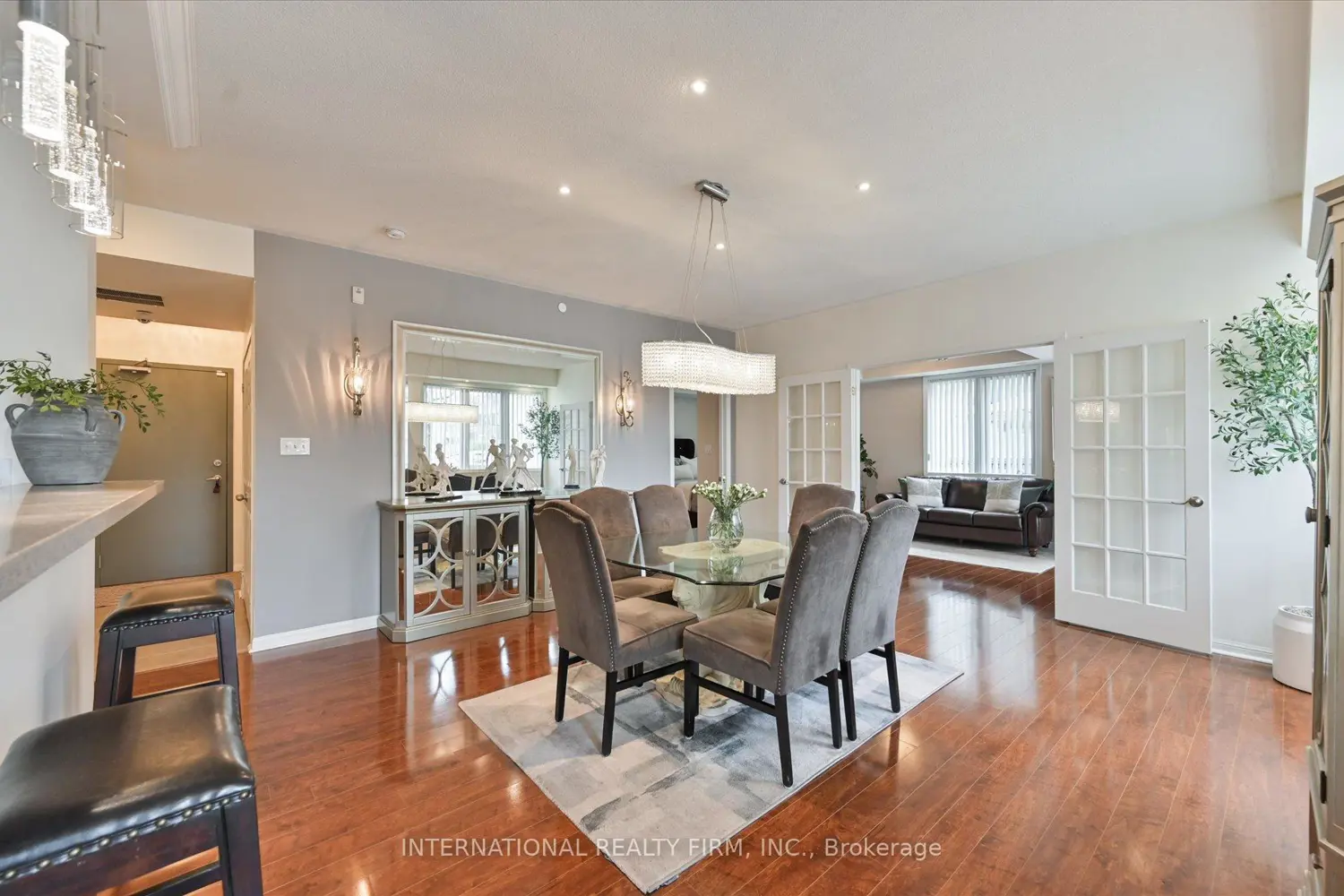 Additional image 5 of 3075 Thomas Street 111