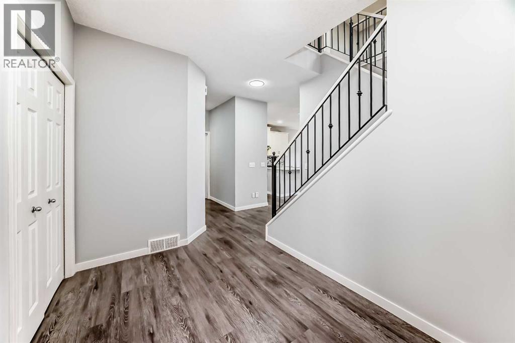 Additional image 3 of 14 Valley Crest Close Northwest, Calgary, AB, T3B5W9