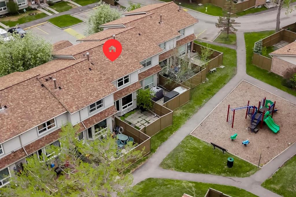 Additional image 2 of 160-123 Queensland Drive SE, Calgary, AB, T2J 5J4