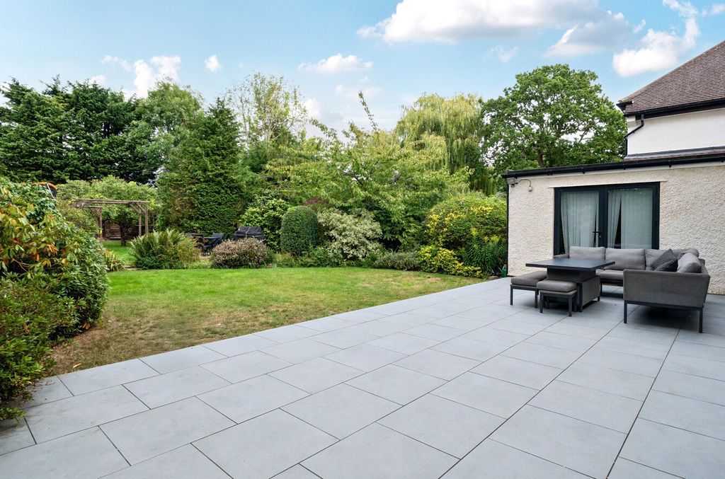 Additional image 18 of 5 bed detached house to rentClarendon Way, Chislehurst BR7