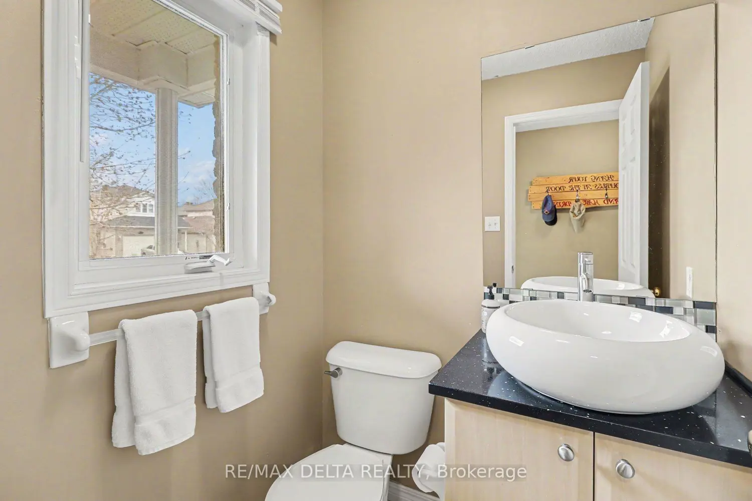 169 Louise Street photo 2