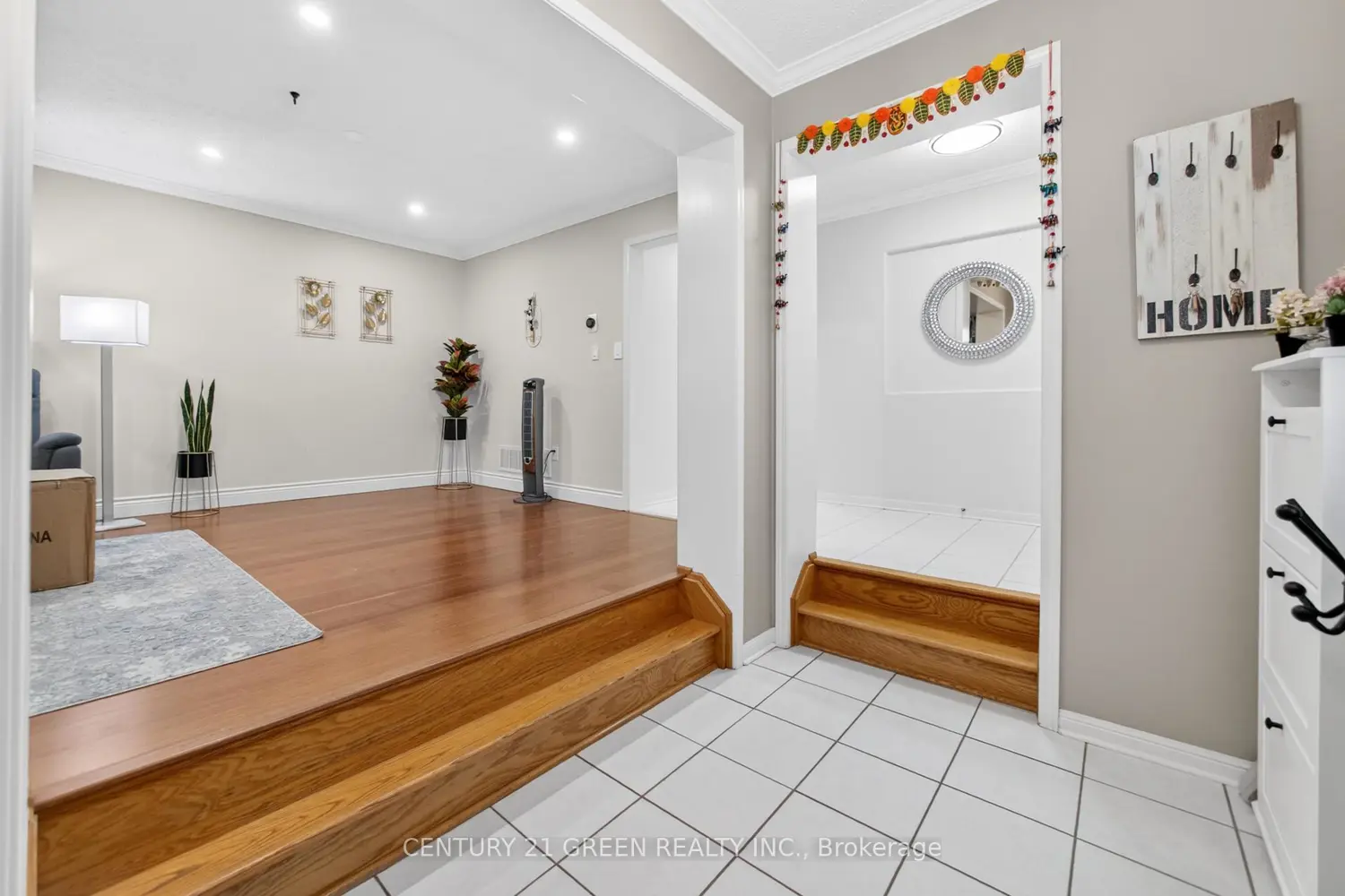 1666 Allan Crescent photo 3