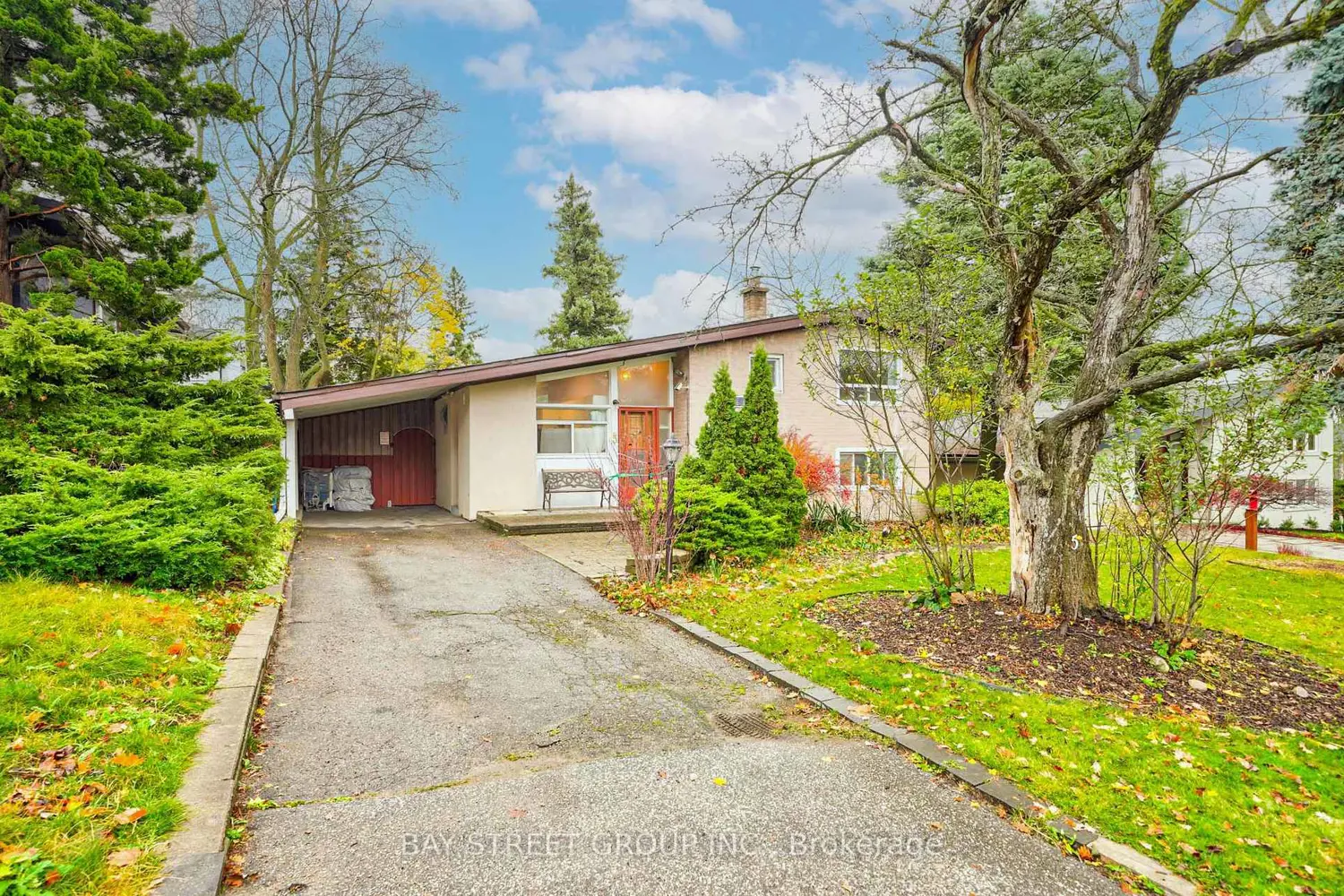 5 Cottonwood Drive