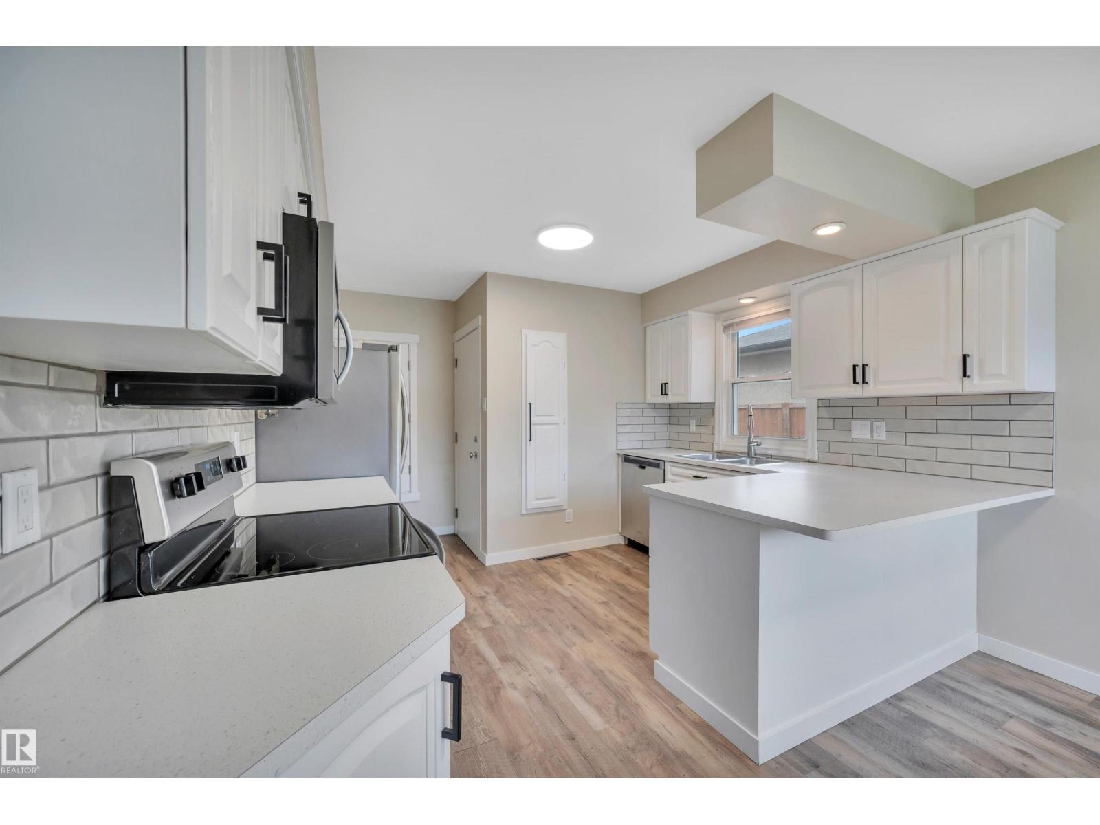 Additional image 3 of 6515-104 A Street NW, Edmonton, AB, T6Y2M2