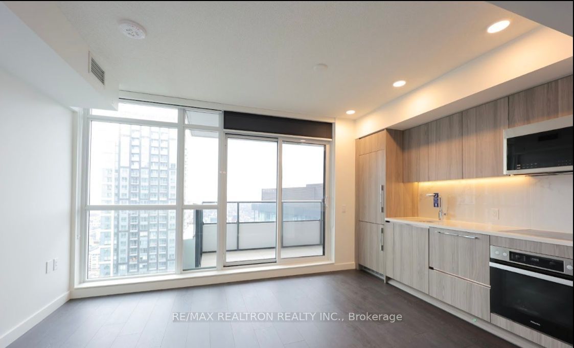Additional image 2 of 4810-38 Widmer Street, Toronto, ON, M5V 0P7