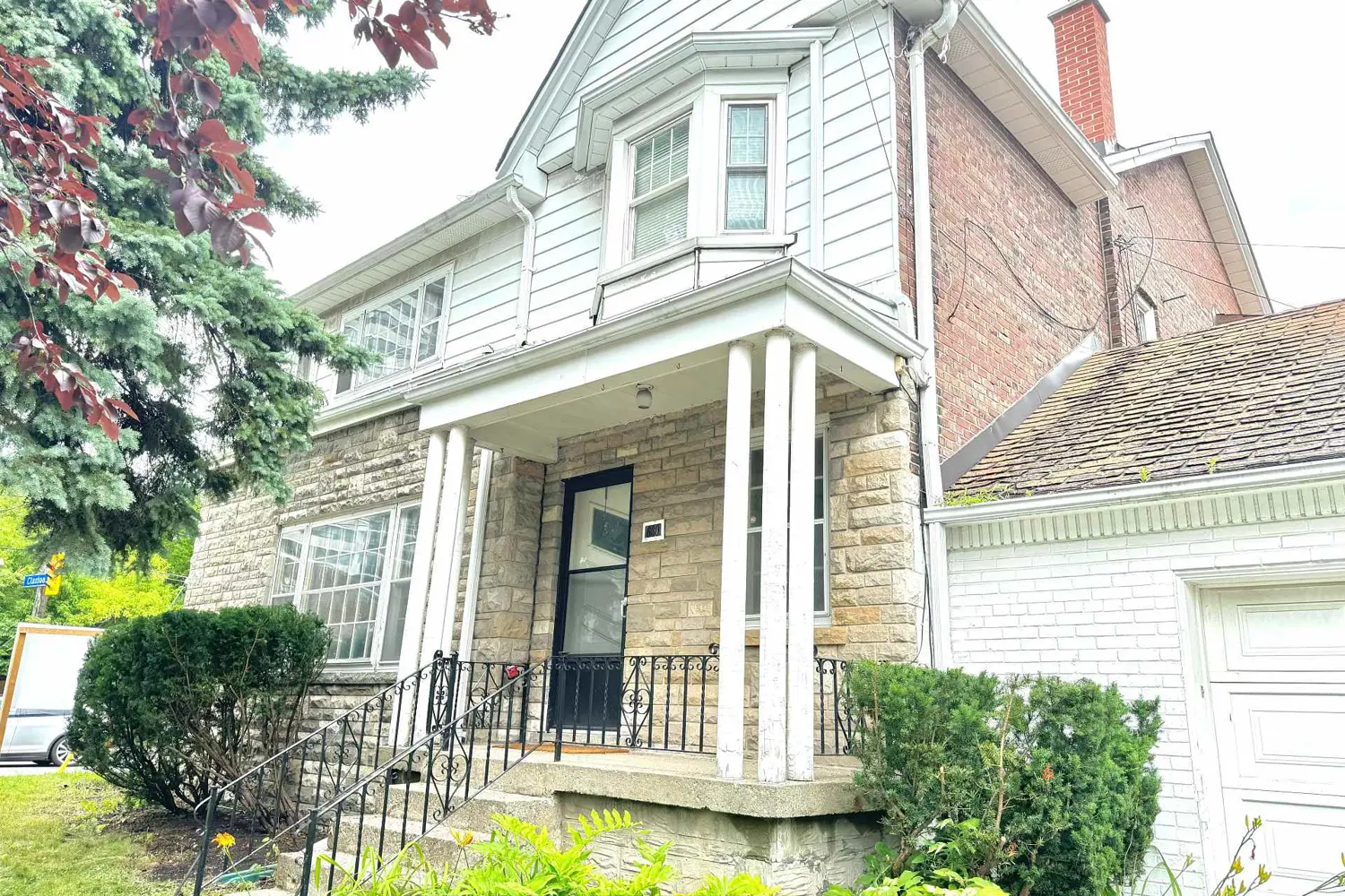 1563 Bathurst Street