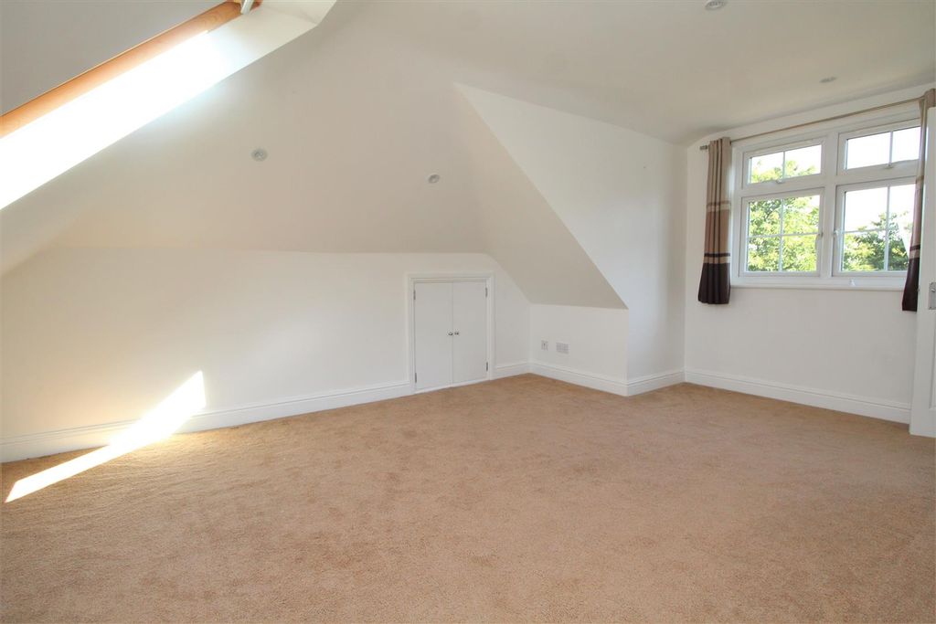 Additional image 10 of 5 bed detached house to rentWhite Hart Wood, Sevenoaks TN13