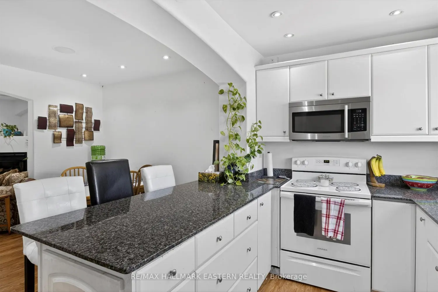 Additional image 2 of 996 Sydenham Road #33