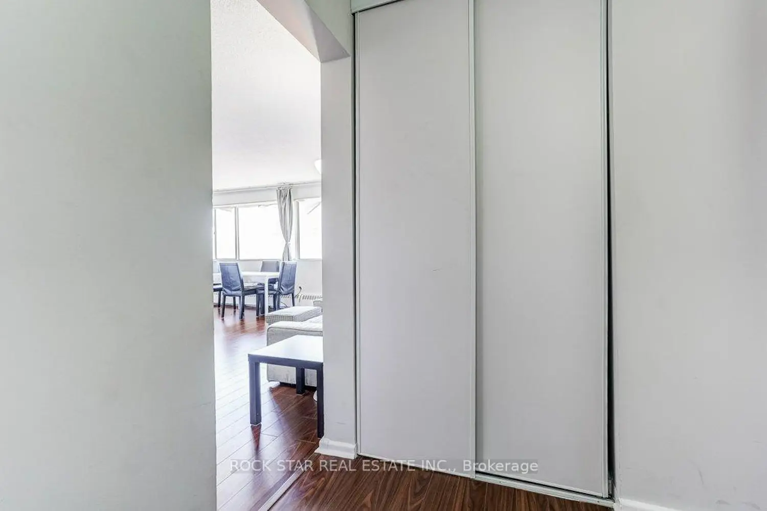 Additional image 3 of 10 Sunny Glenway 708