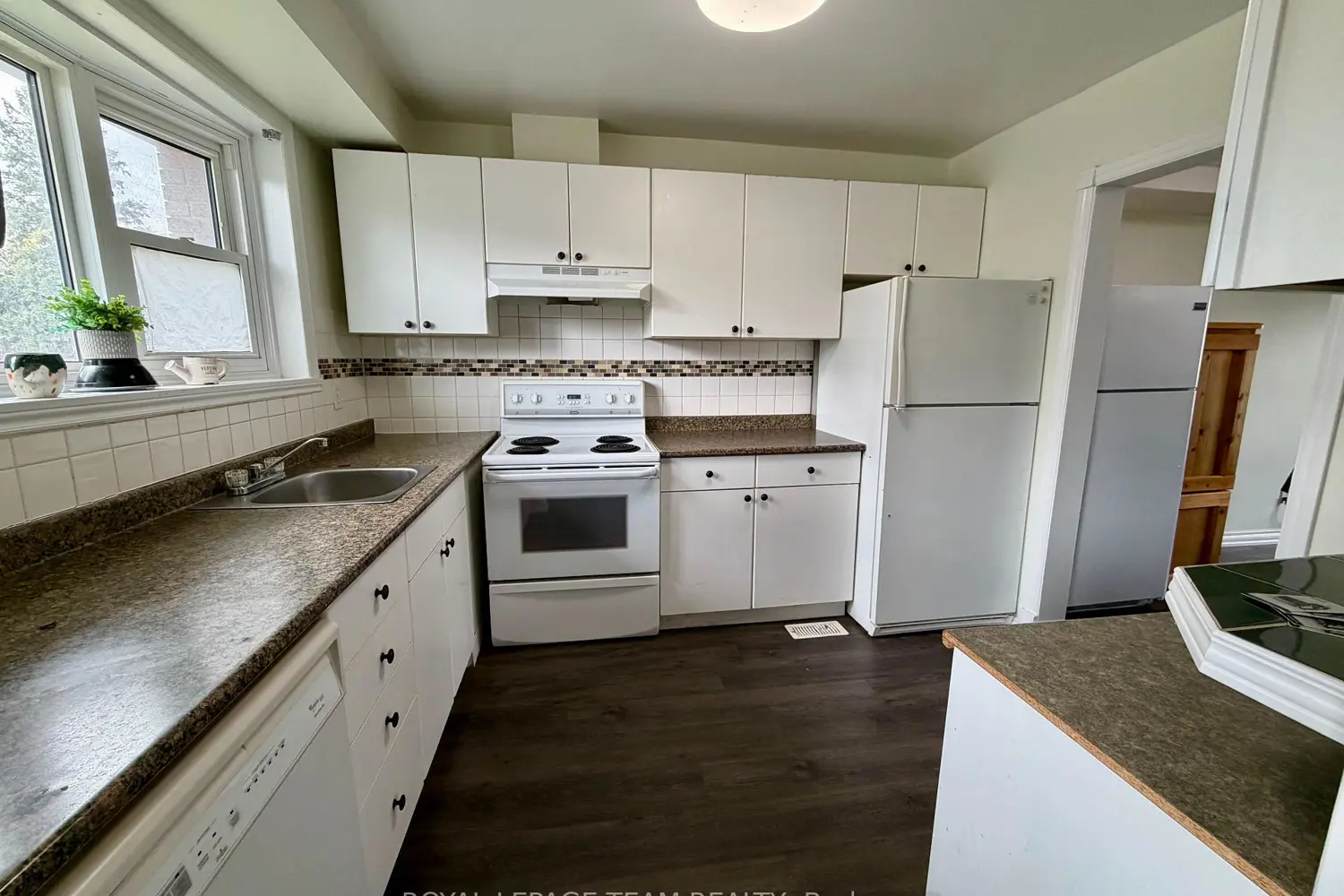 920 Dynes Road 55 photo 2