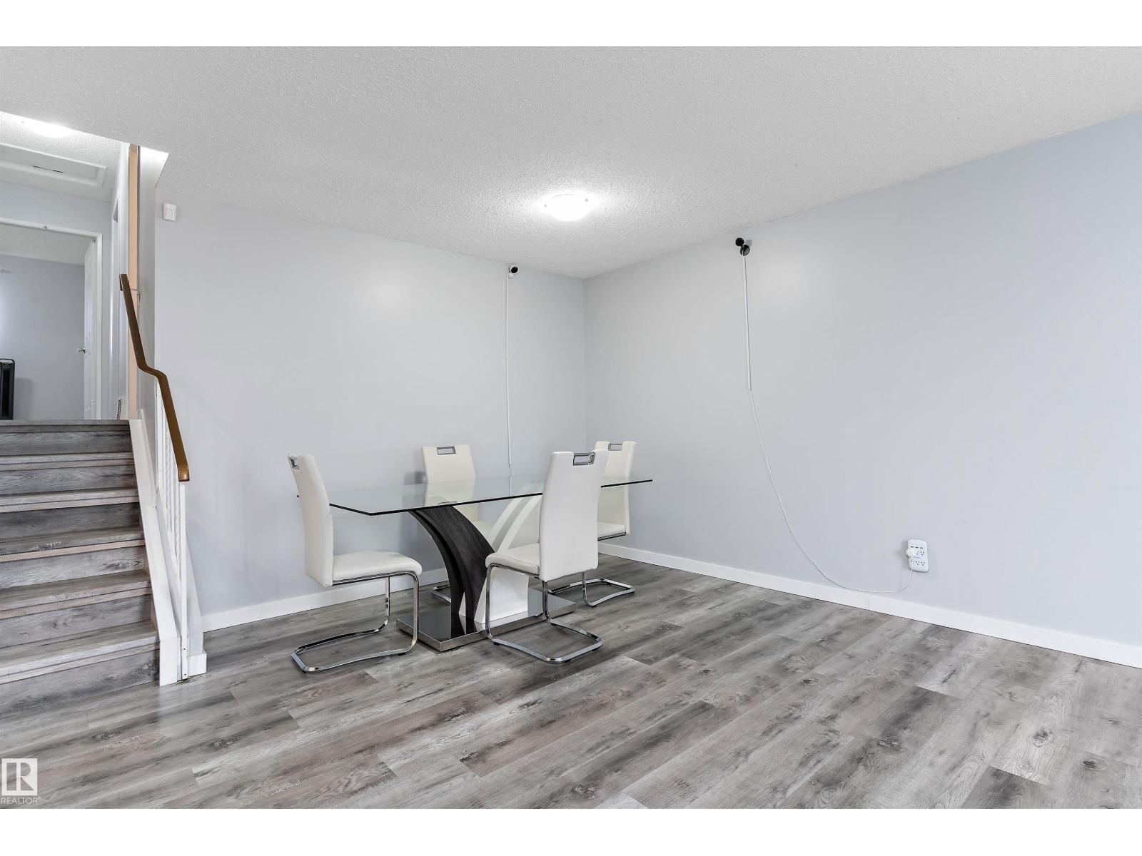 Additional image 4 of 3214 71 Street NW, Edmonton, AB, T6K1K9