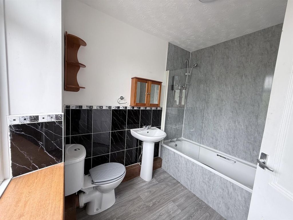 Additional image 6 of 2 bed terraced house to rentSand Street, Pwllheli LL53