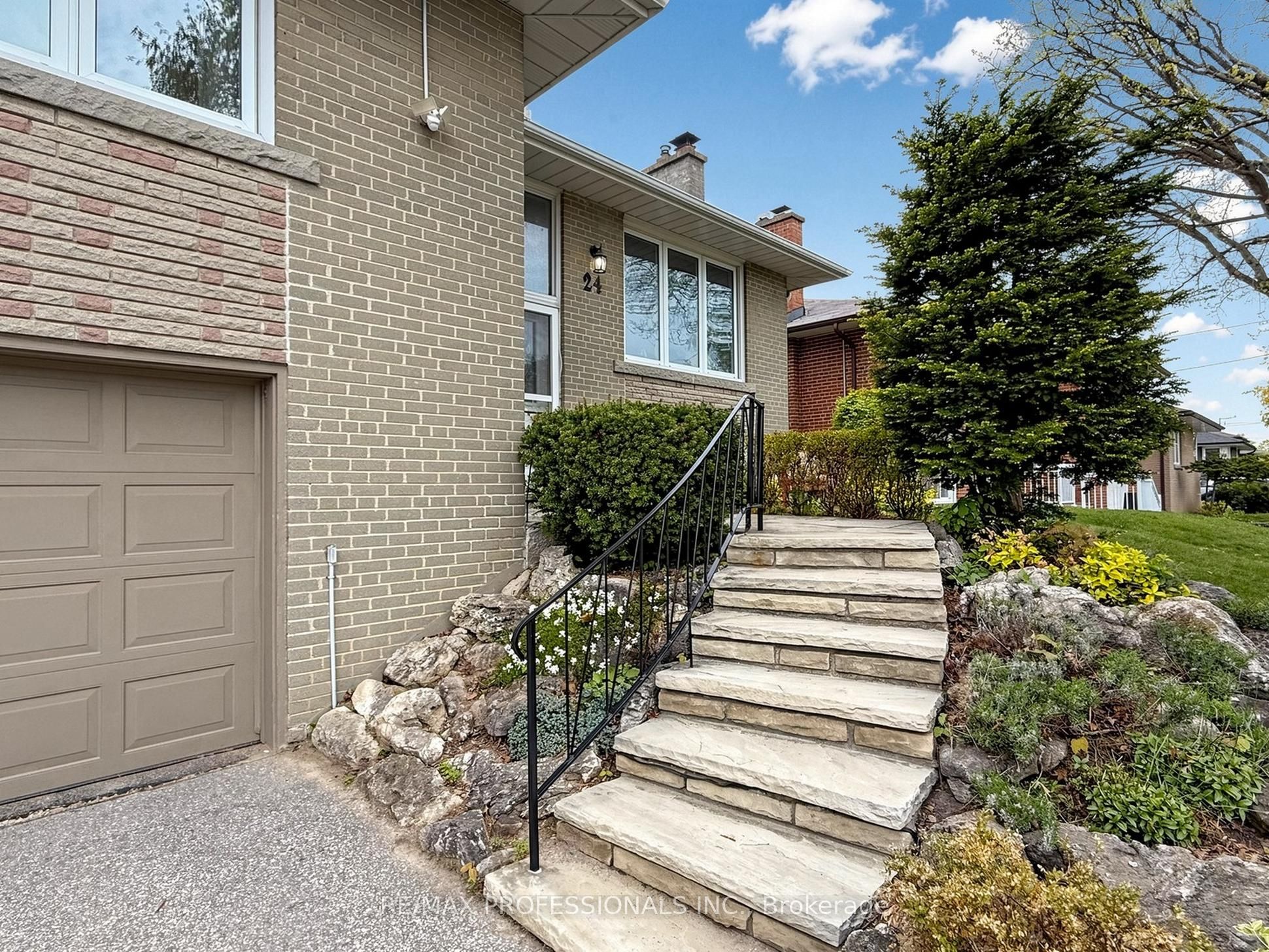 Additional image 2 of 24 Breadner Drive, Toronto, ON, M9R 3M4