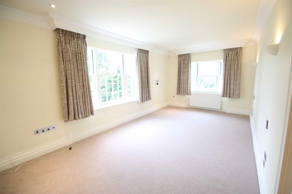 Additional image 12 of 5 bed detached house to rentThe Green, High Coniscliffe, Darlington DL2