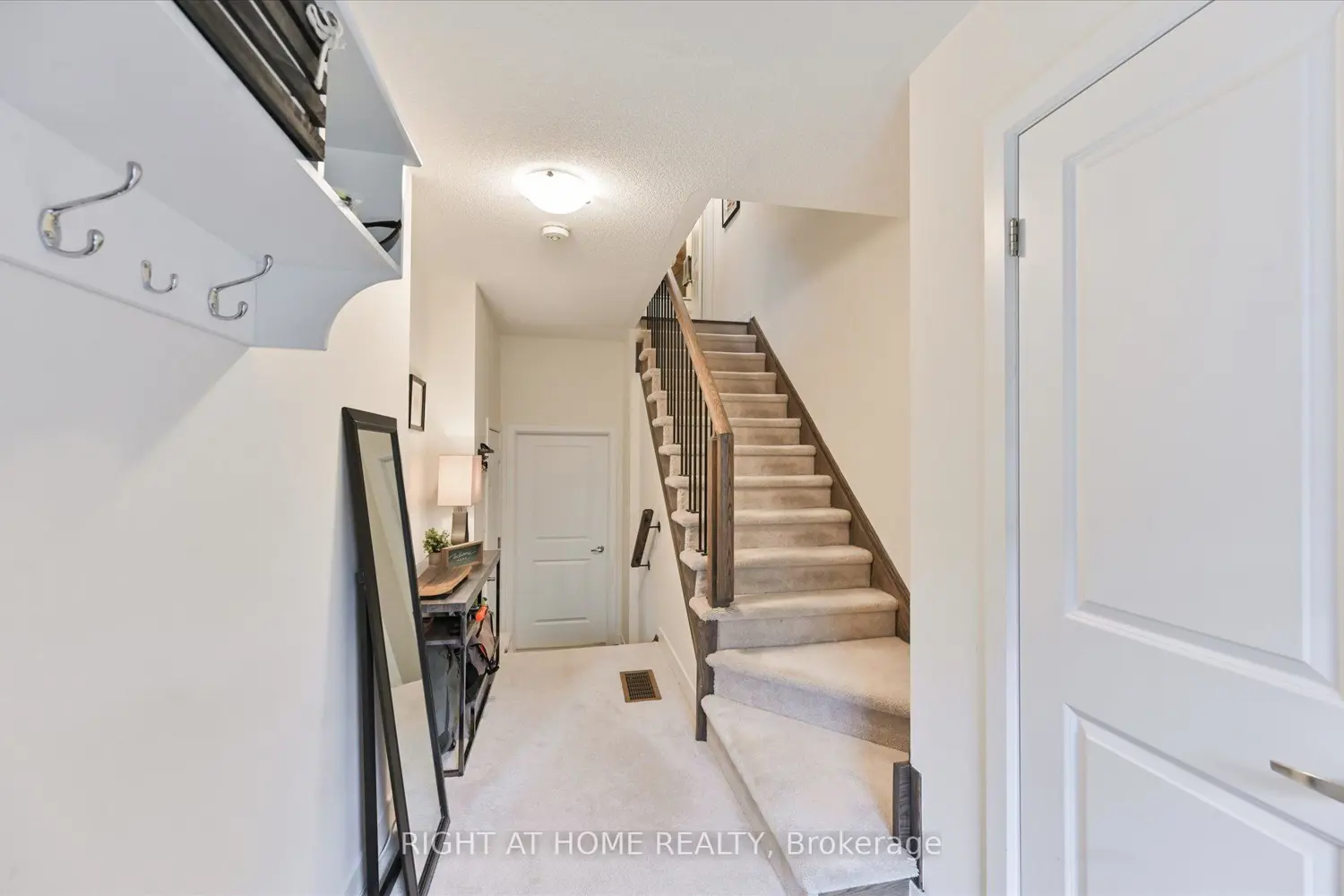 Additional image 2 of 28 Pallock Hill Way