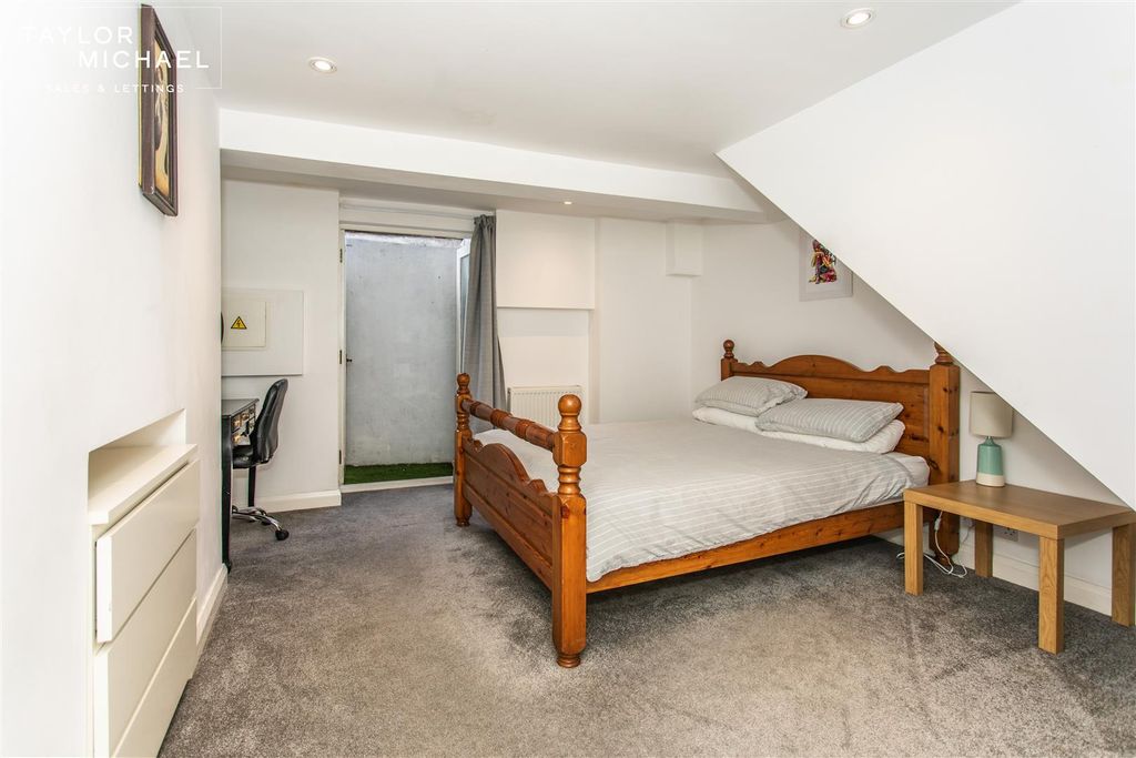 Additional image 24 of 4 bed flat to rentSt. Georges Road, Brighton BN2
