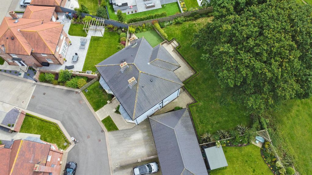 4 bed property to rentOld College Drive, Beverley HU17