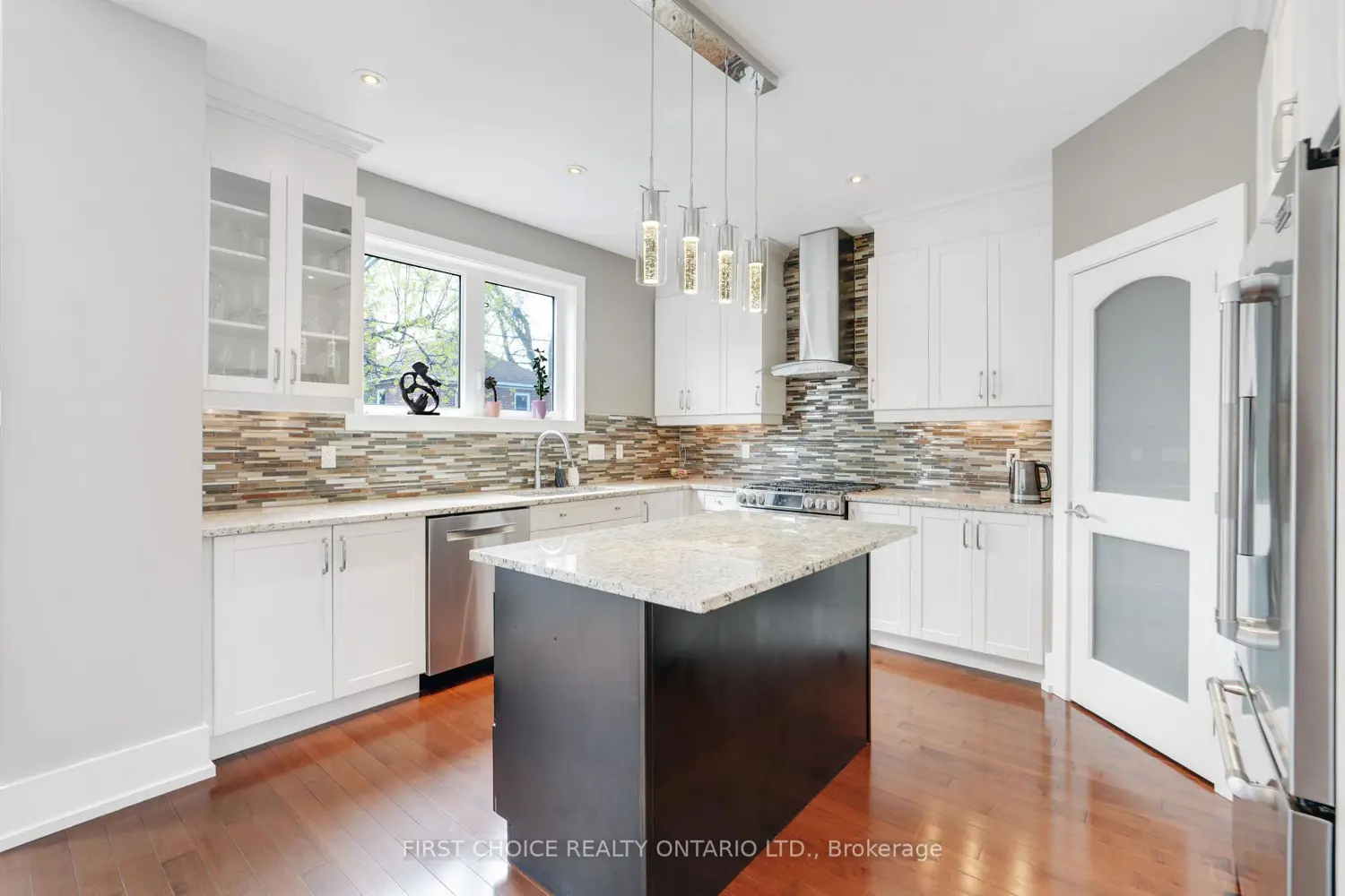 38 Withrow Avenue photo 3