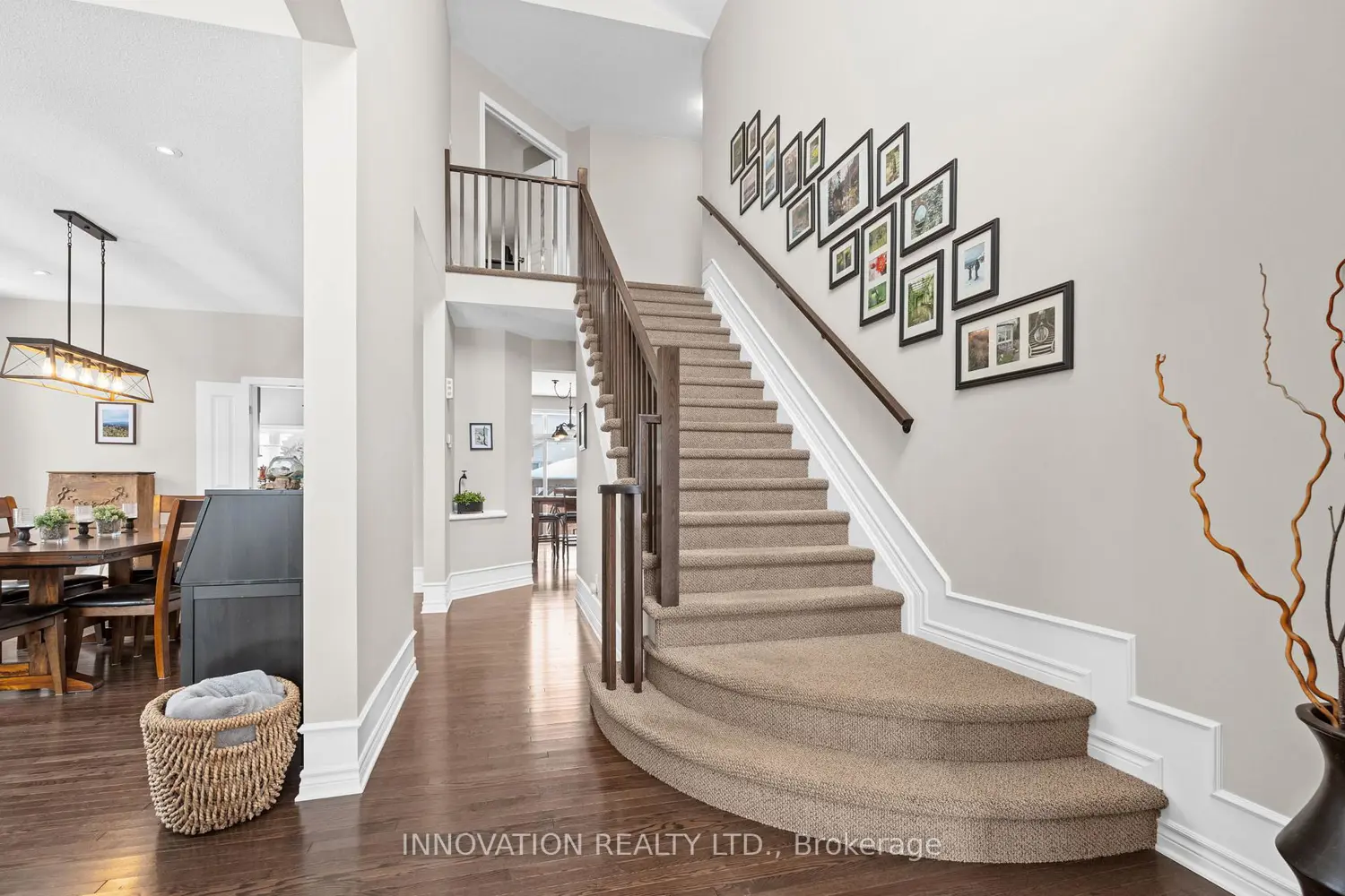 525 Grand Tully Way photo 2