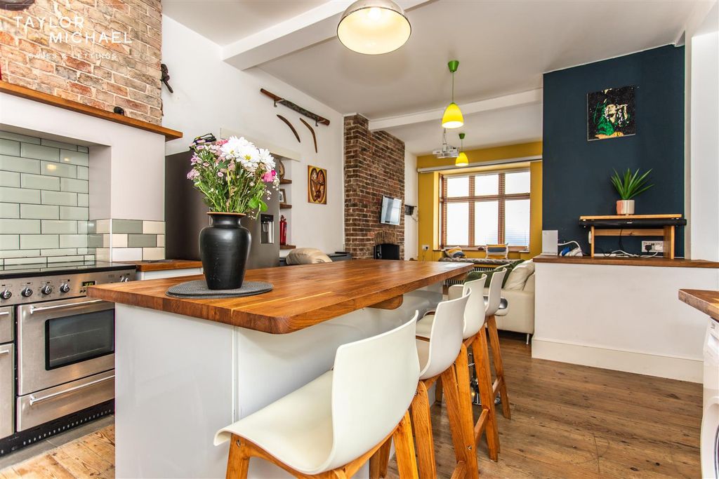 Additional image 3 of 4 bed flat to rentSt. Georges Road, Brighton BN2
