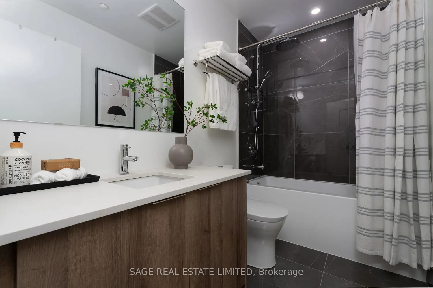 Additional image 13 of 495 Logan Avenue 405