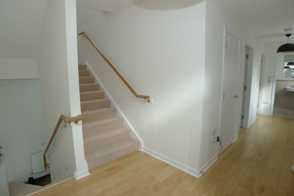 Additional image 2 of 4 bed detached house to rent32 Parkview, Blackness Road, Dundee DD2
