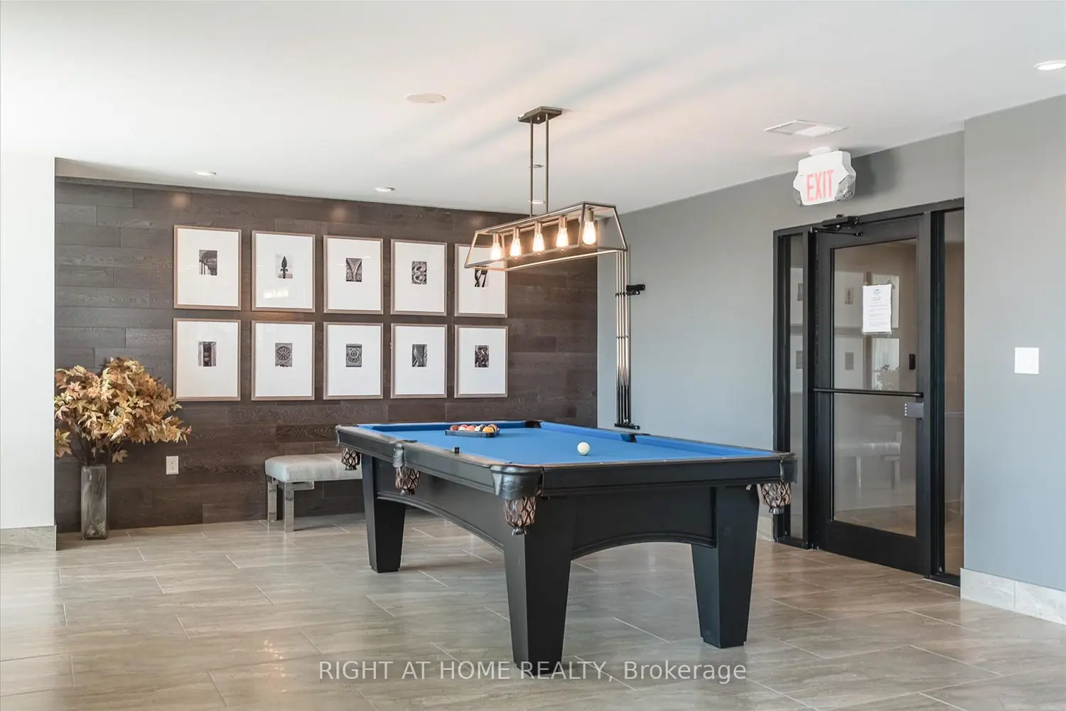 160 Macdonell Street 707 photo 5