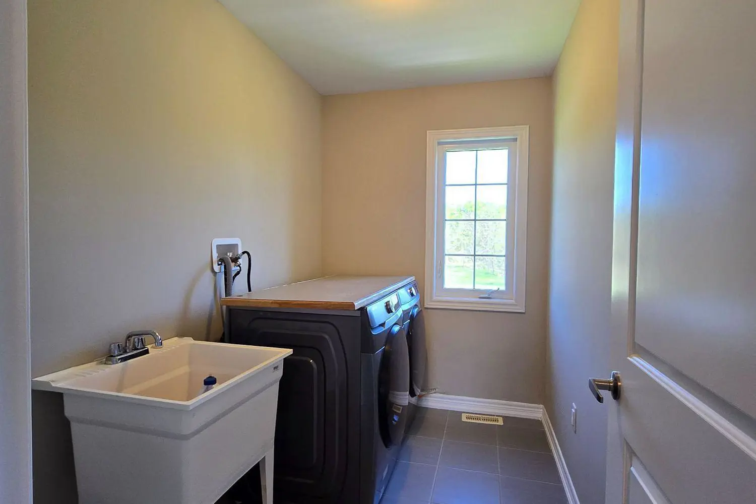 Additional image 10 of 73 Summer Breeze Drive
