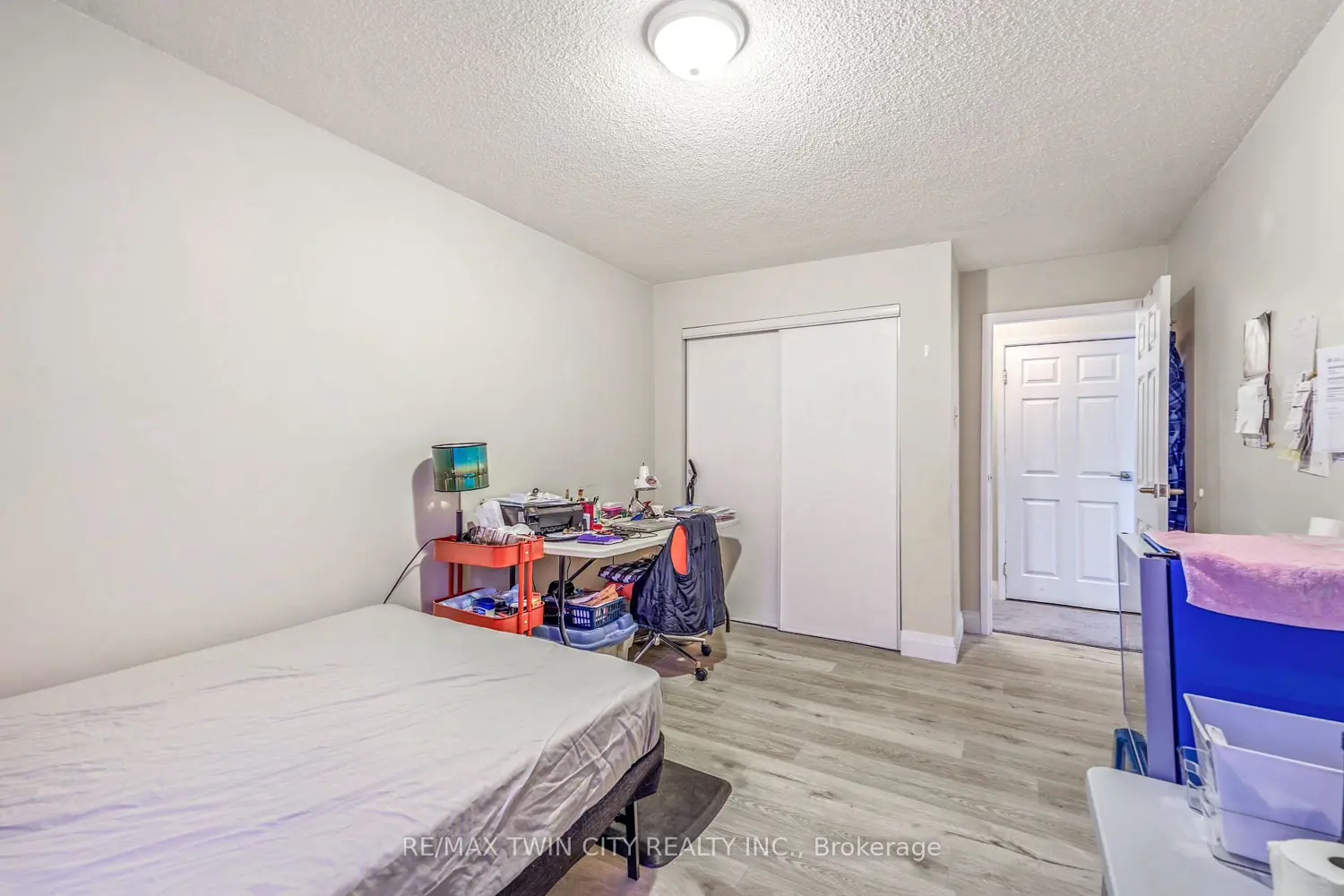 Additional image 11 of 9 Bonheur Court 207