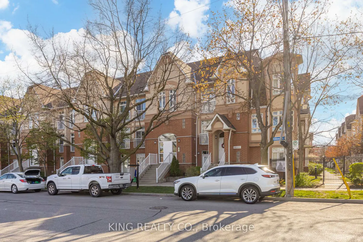 36 Gibson Avenue 27