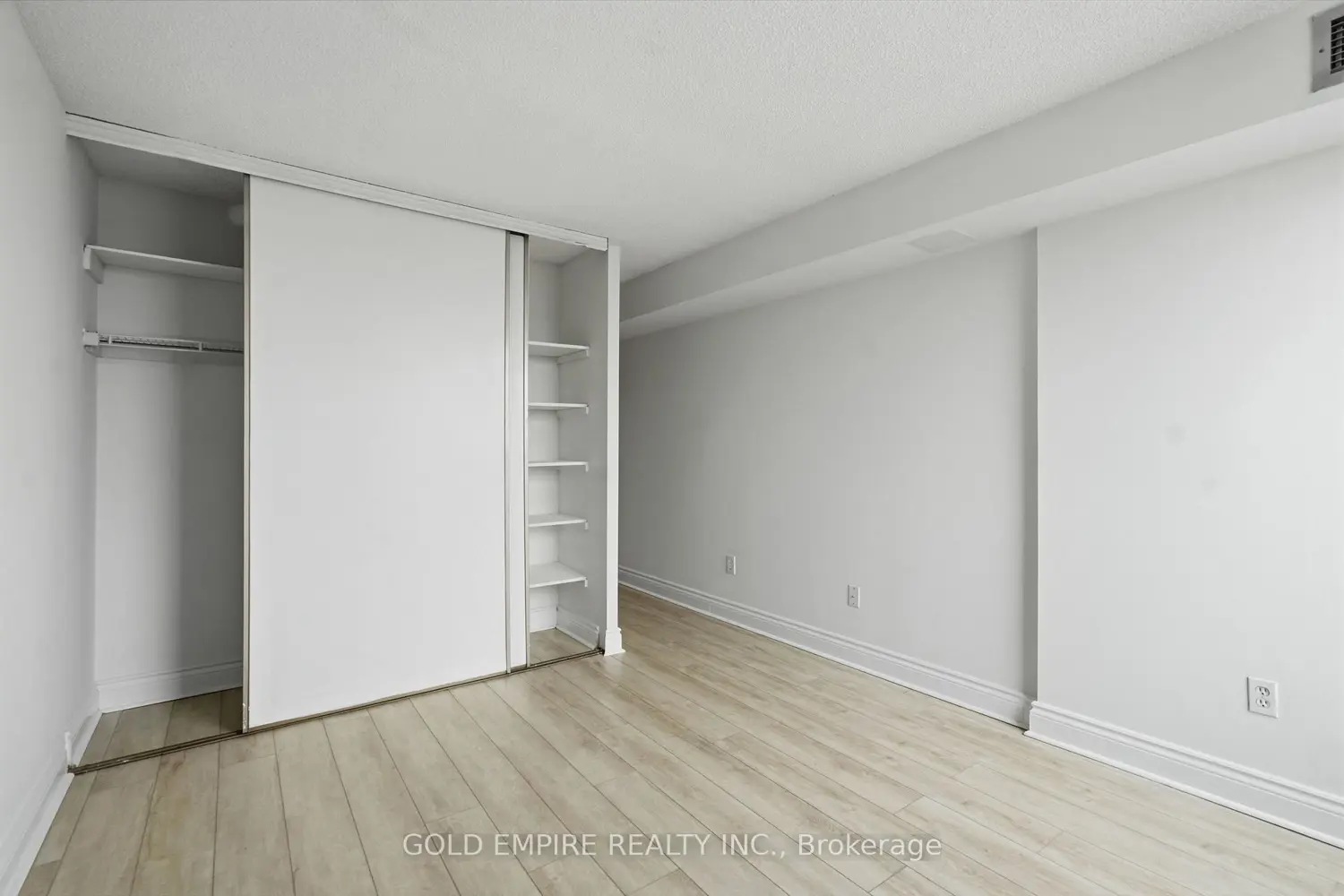 Additional image 8 of 389 Dundas Street 701