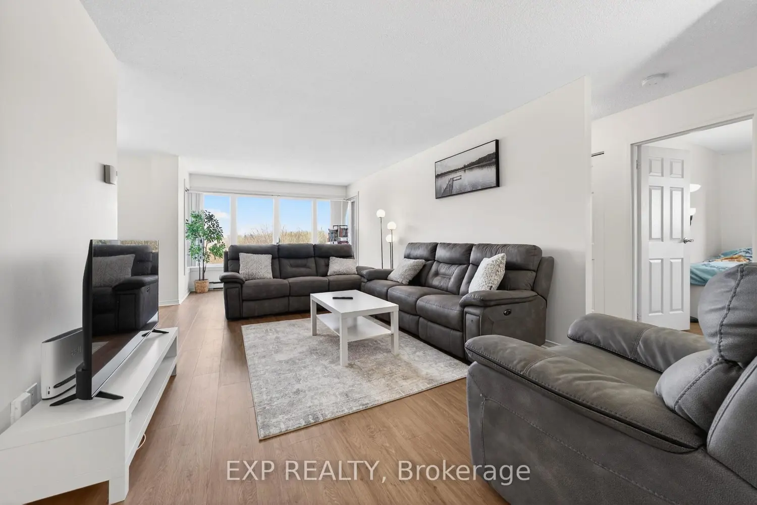 225 Alvin Road 605 photo 3