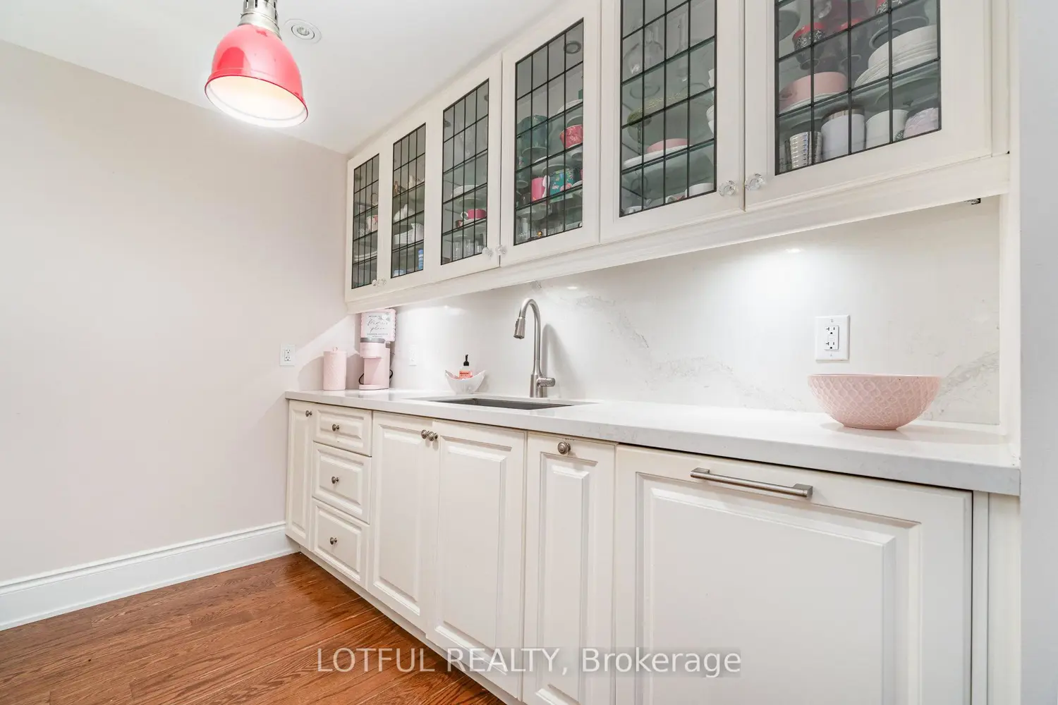 Additional image 11 of 3500 Lakeshore Road 711