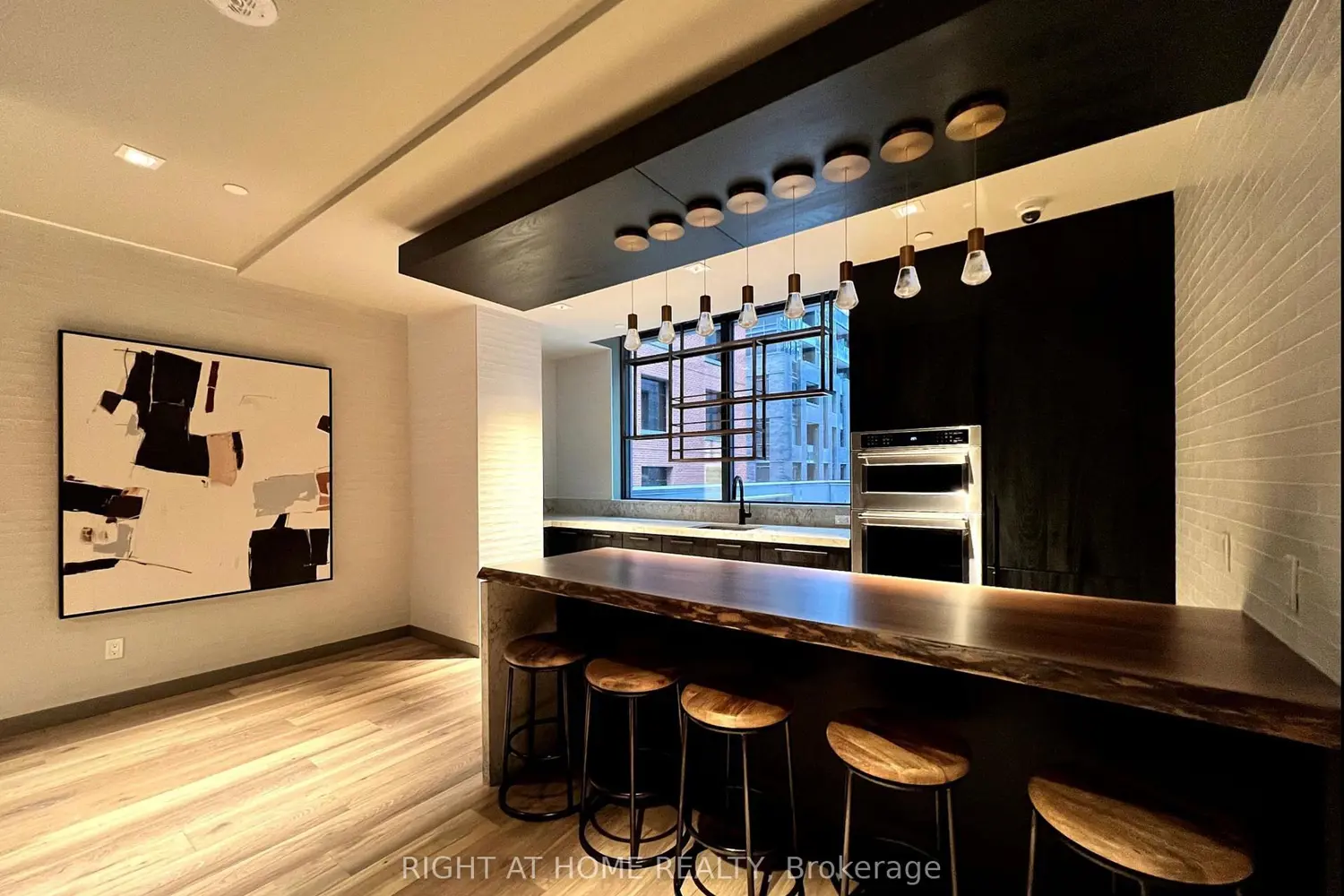 Additional image 9 of 327 King Street 2301