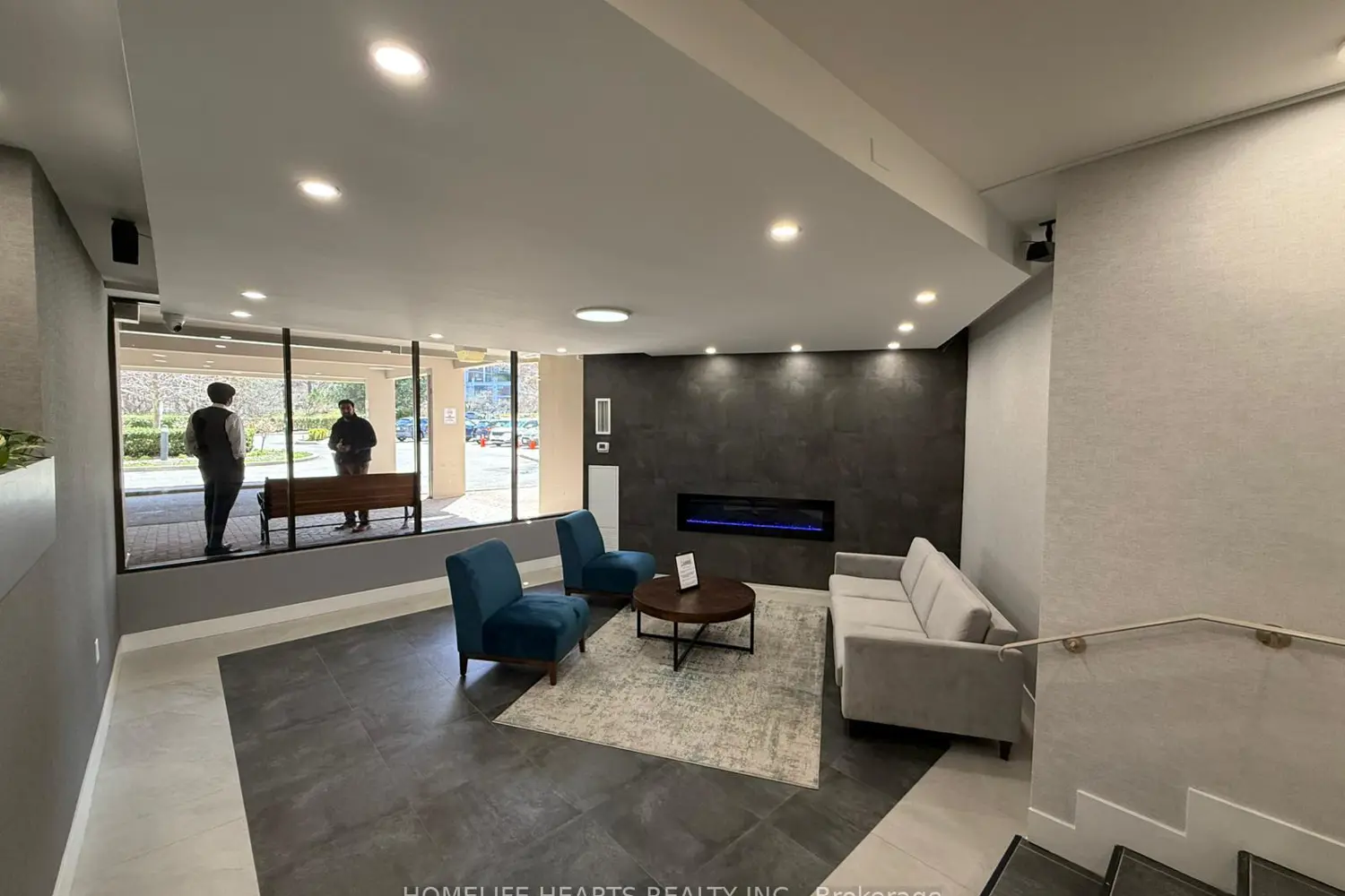 Additional image 2 of 20 Edgecliff Golfway #315