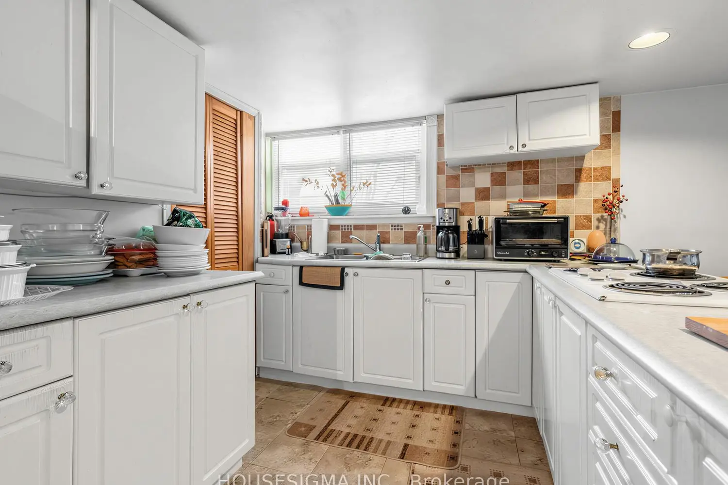 Additional image 16 of 169 Sloane Avenue