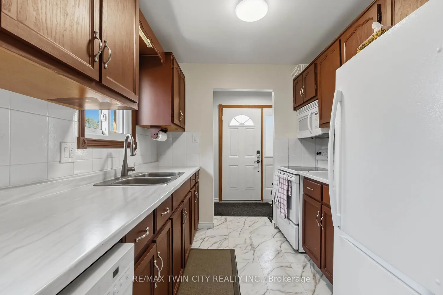 47 Abeles Avenue photo 3