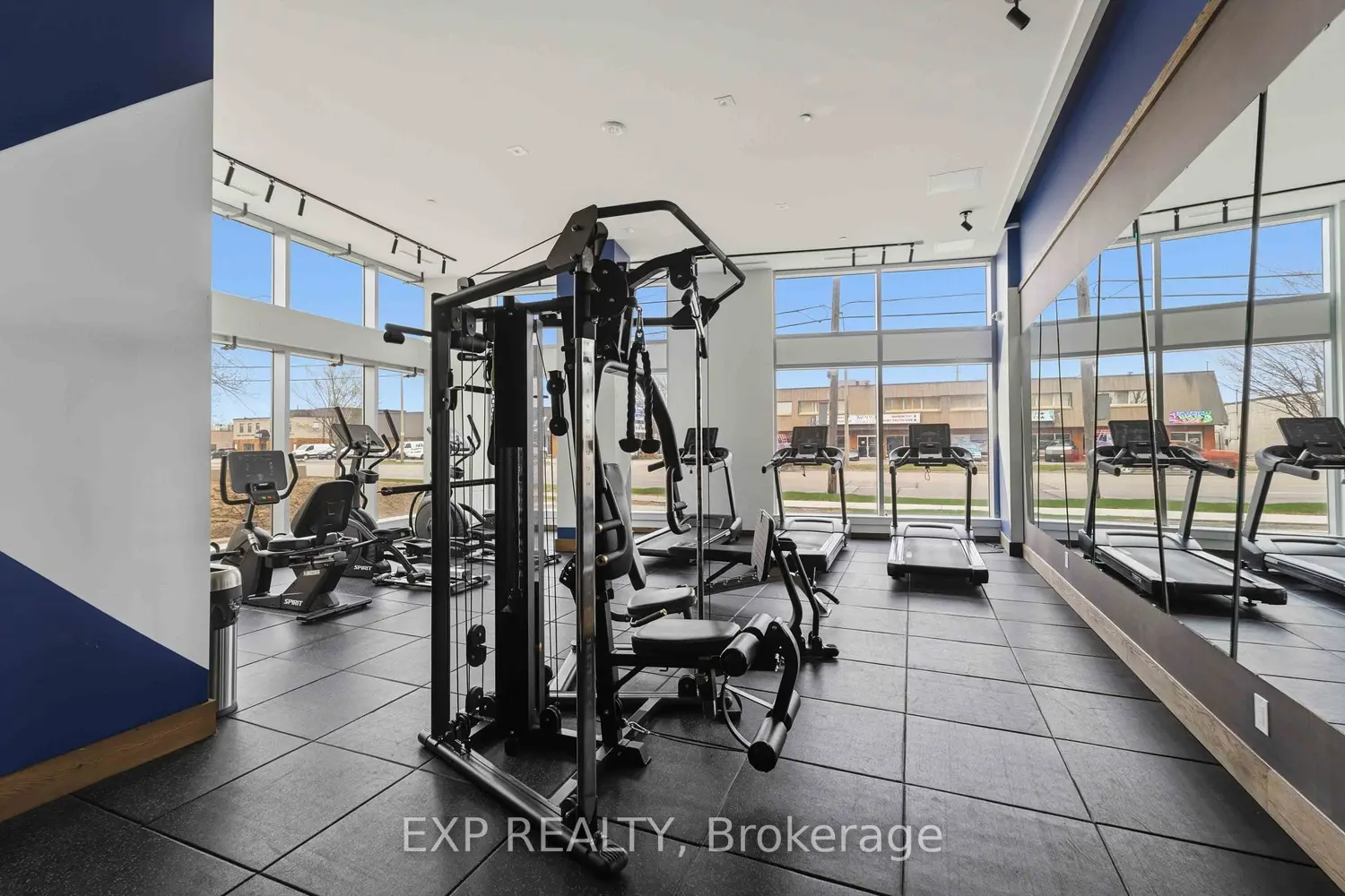 Additional image 16 of 2782 Barton Street 1619
