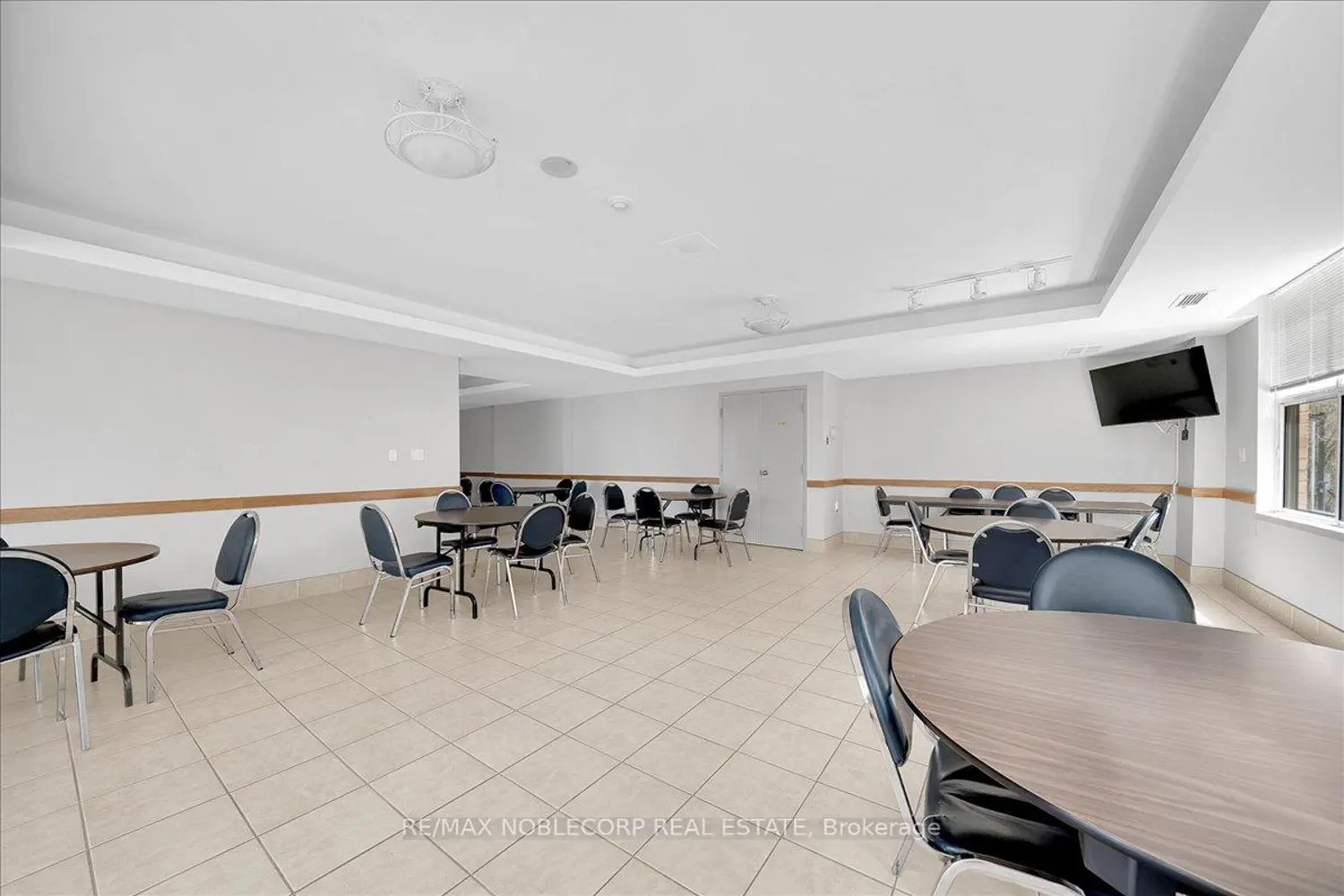Additional image 16 of 2502 Rutherford Road 111