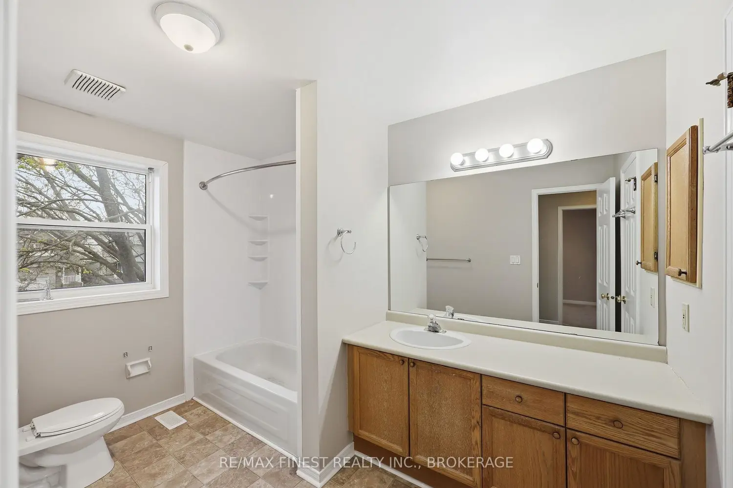 Additional image 16 of 870 Walker Court