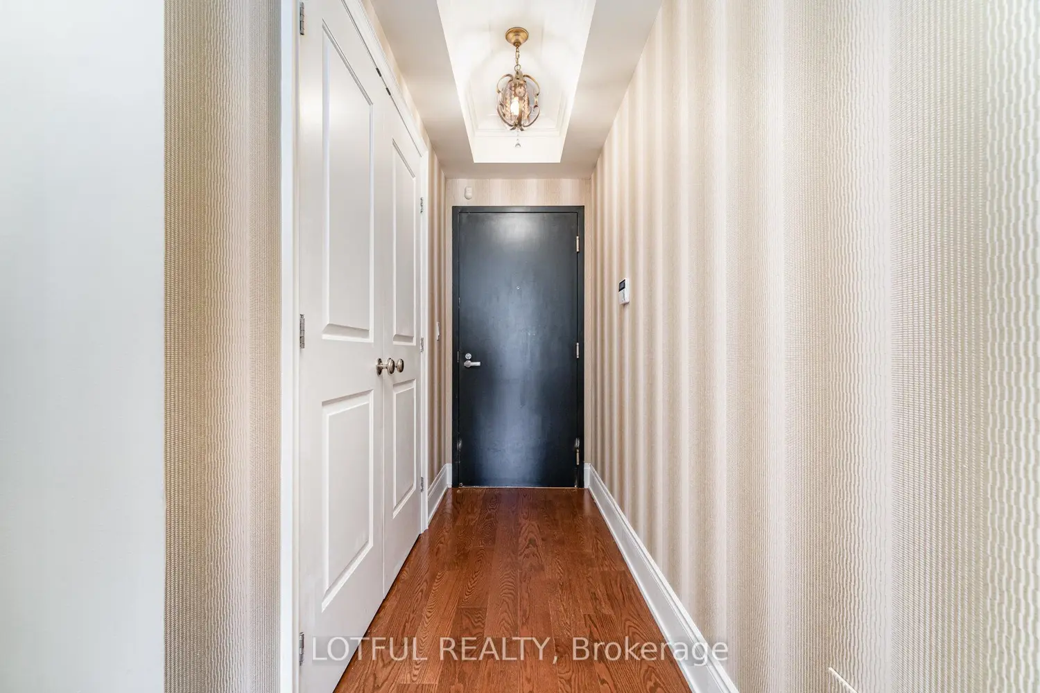 Additional image 3 of 3500 Lakeshore Road 711